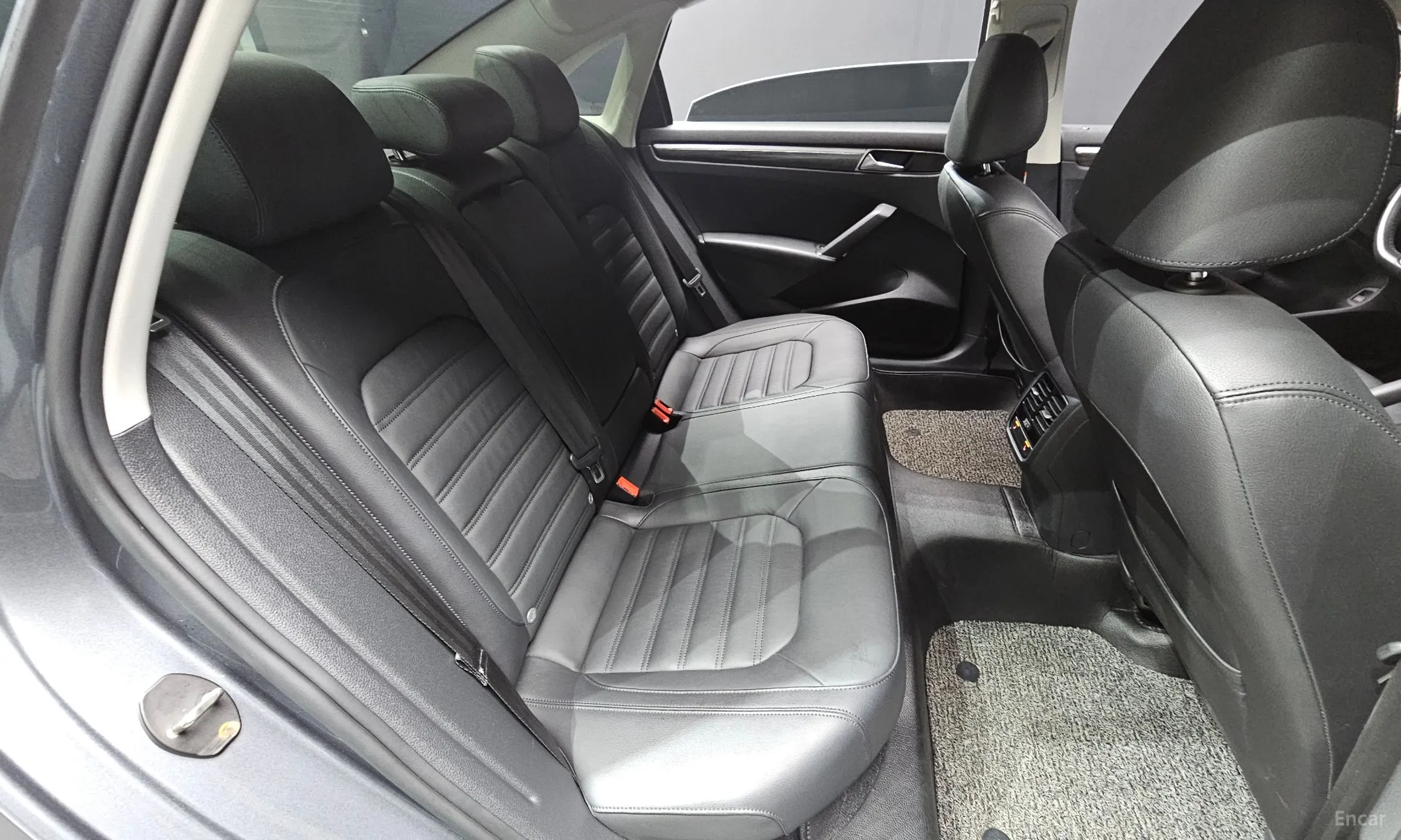 Volkswagen The New Passat превью 12