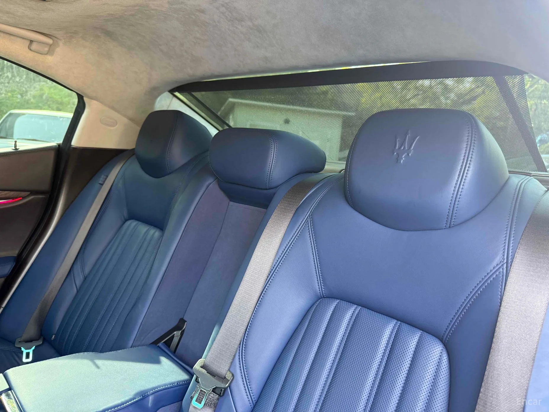 Maserati Ghibli превью 10