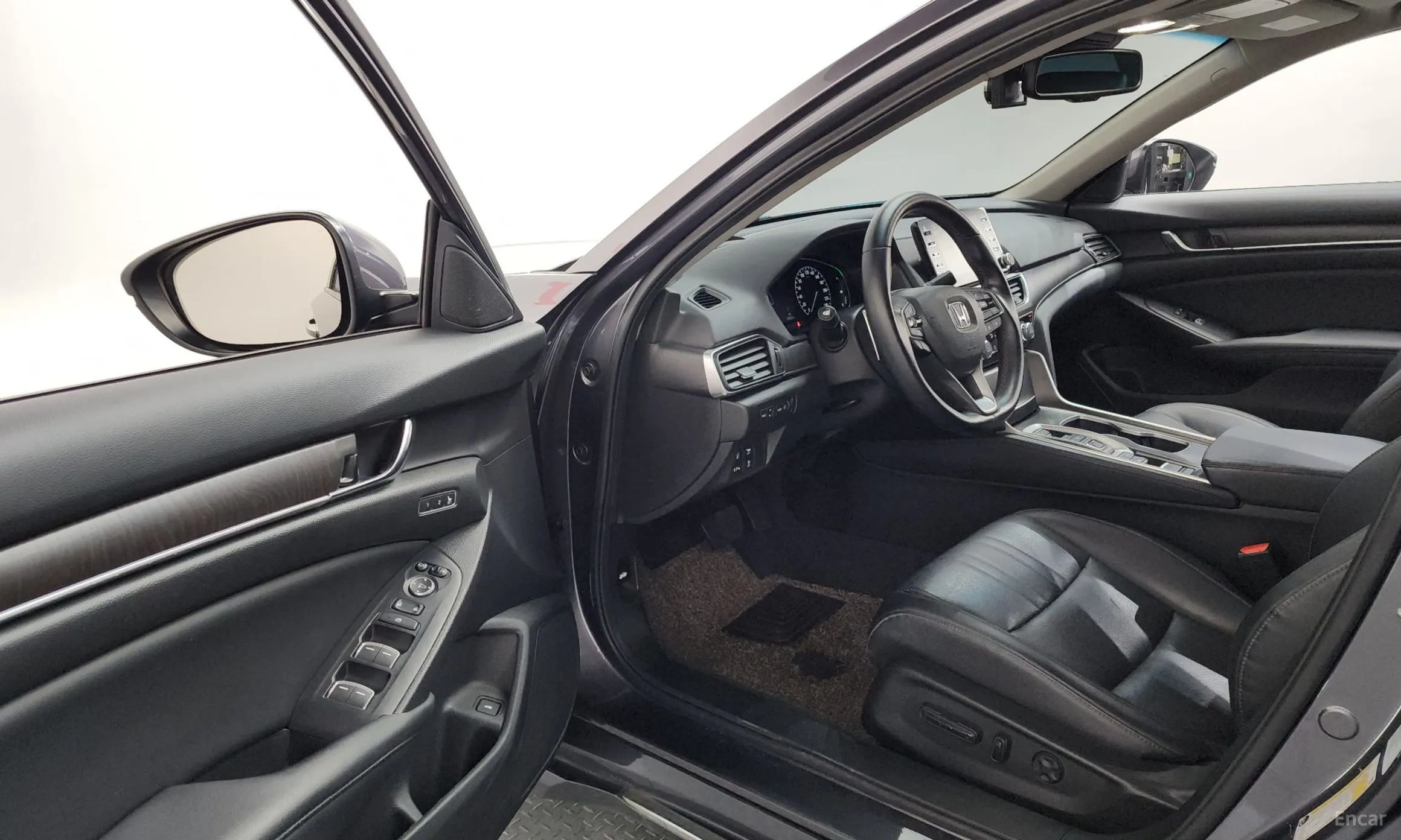 Honda Accord 10th Generation превью 10