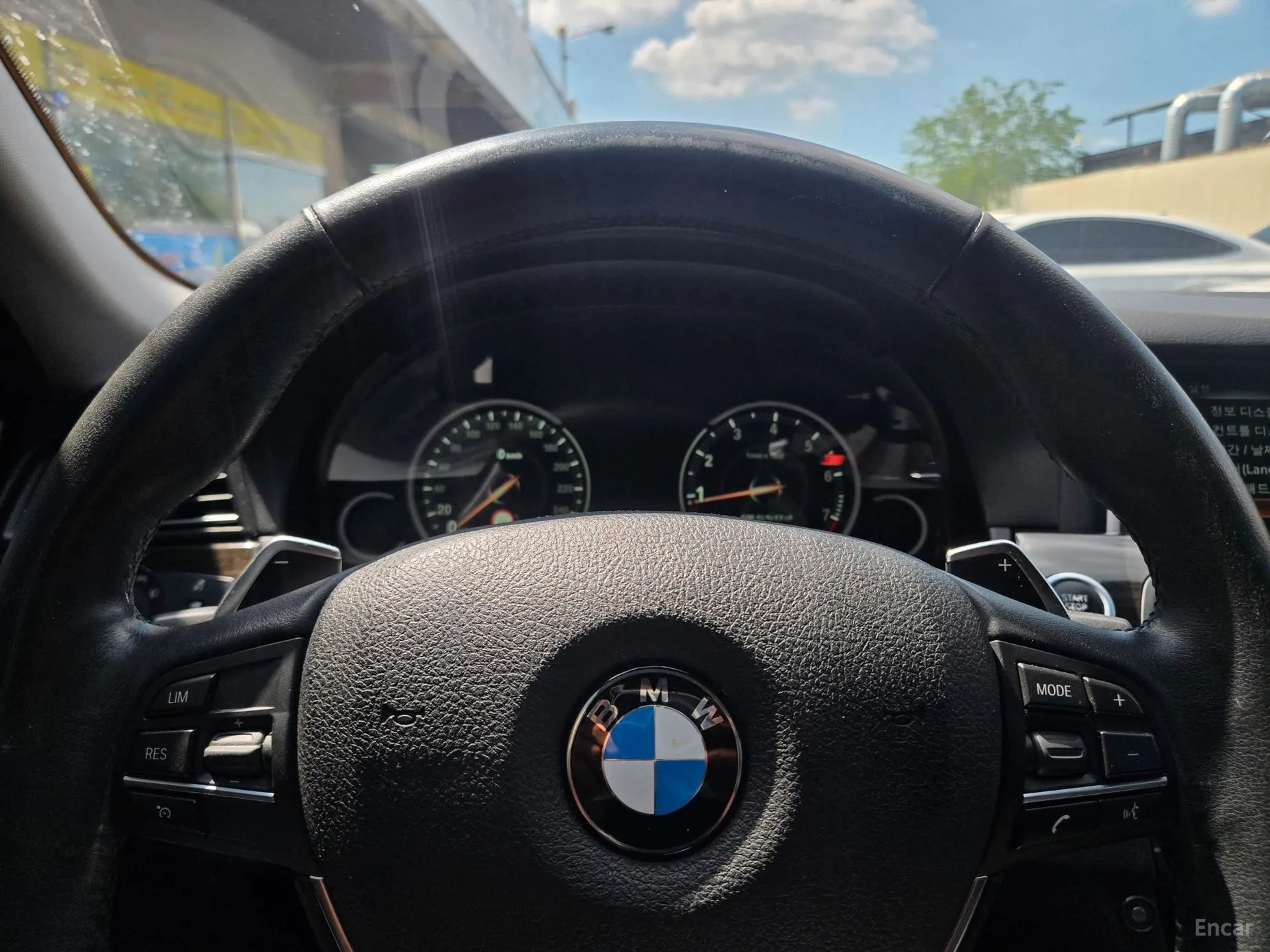 BMW 5 Series (F10) превью 5