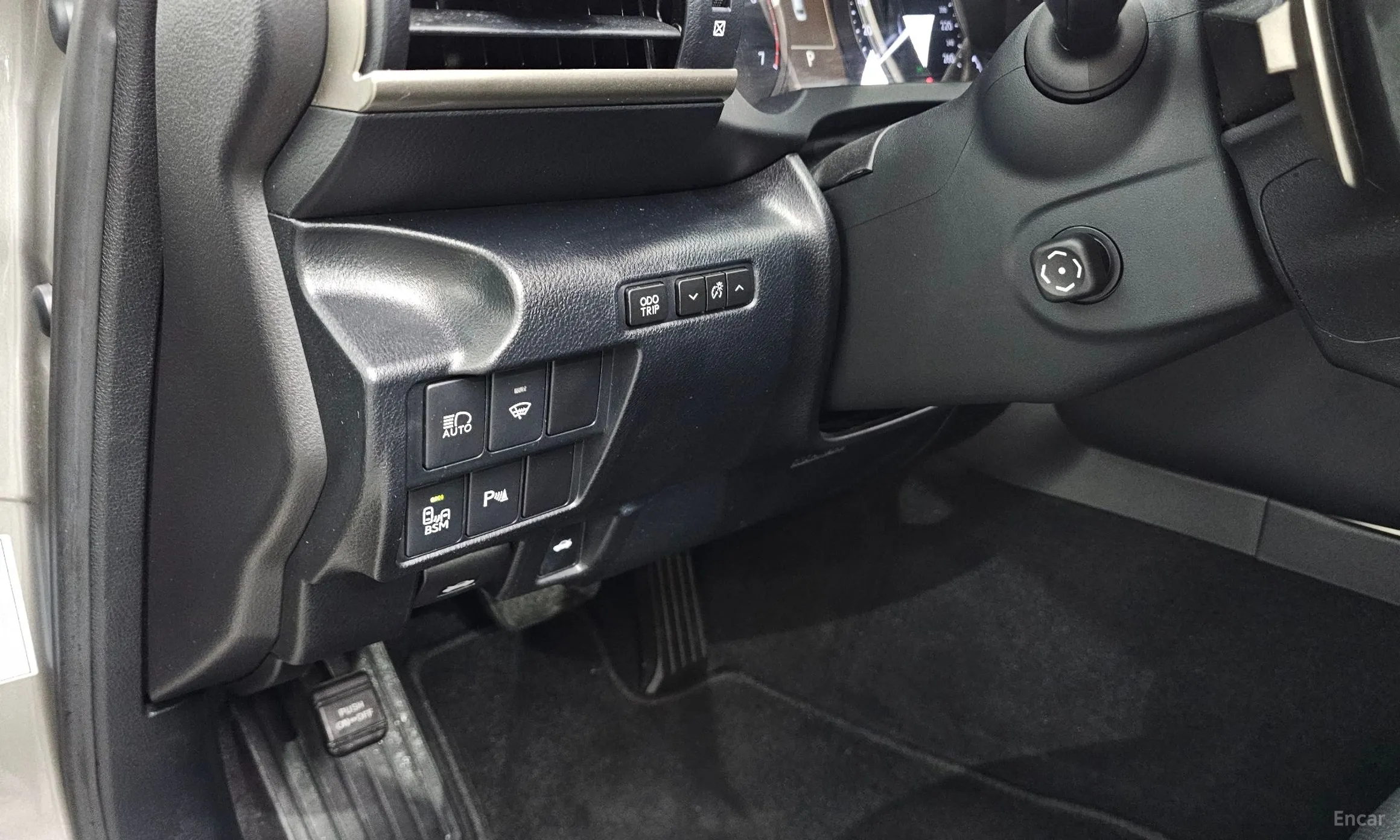 Lexus New IS300 превью 18