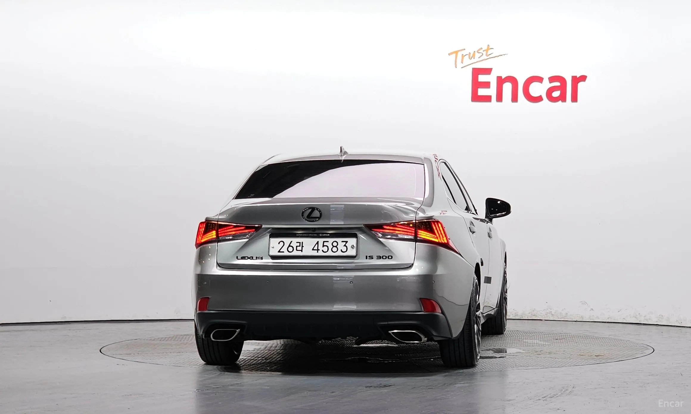 Lexus New IS300 превью 4
