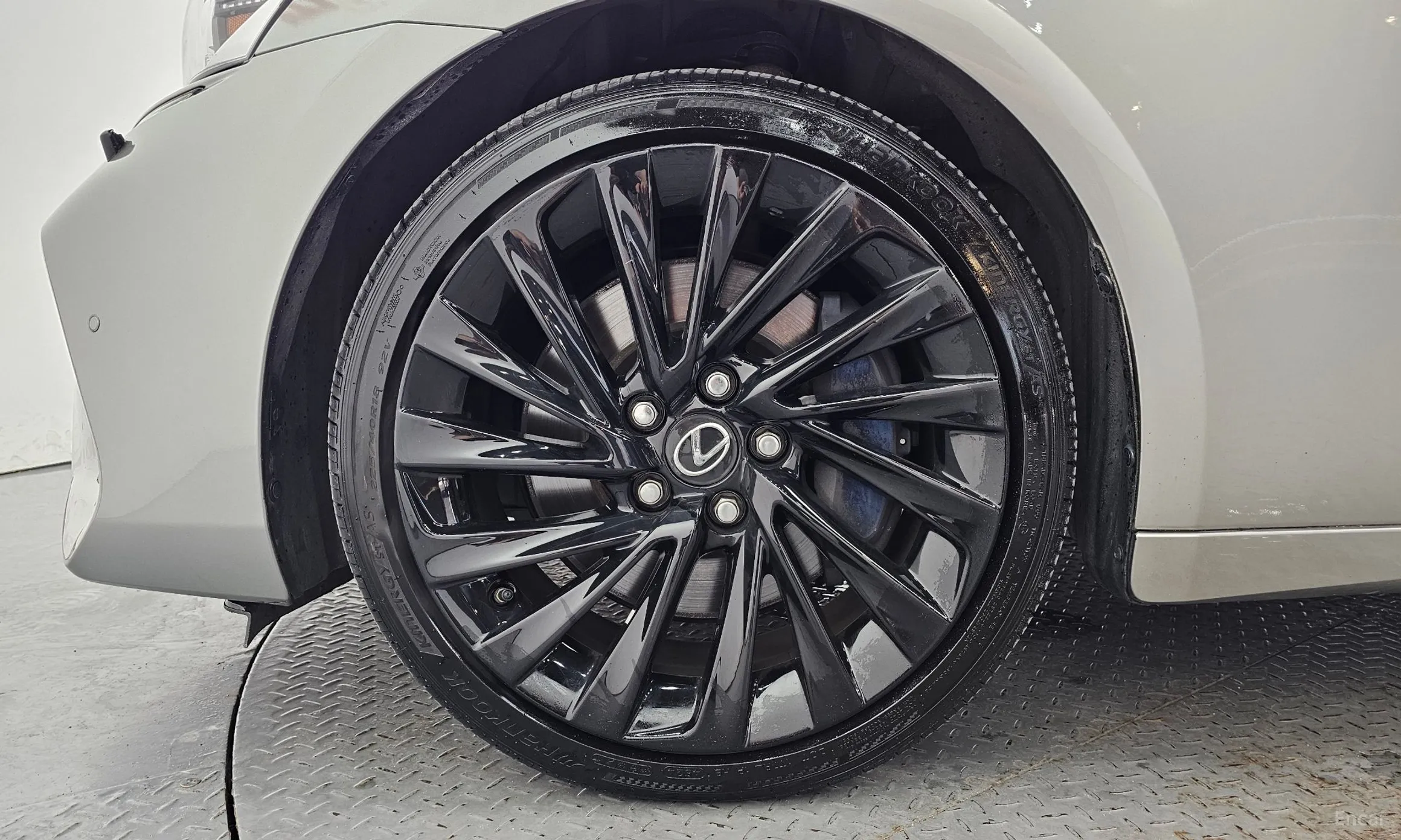 Lexus New IS300 превью 5