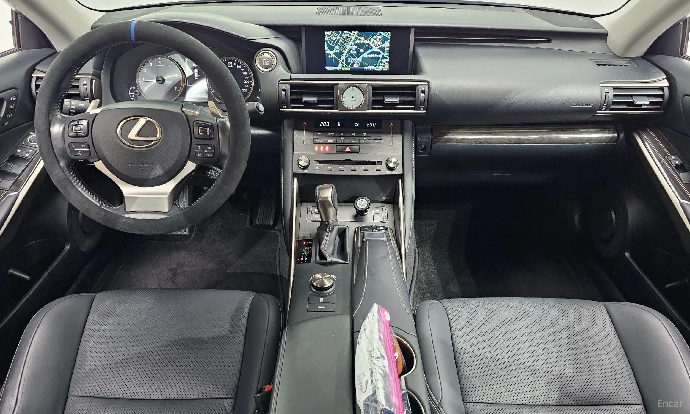 Lexus New IS300 превью 7