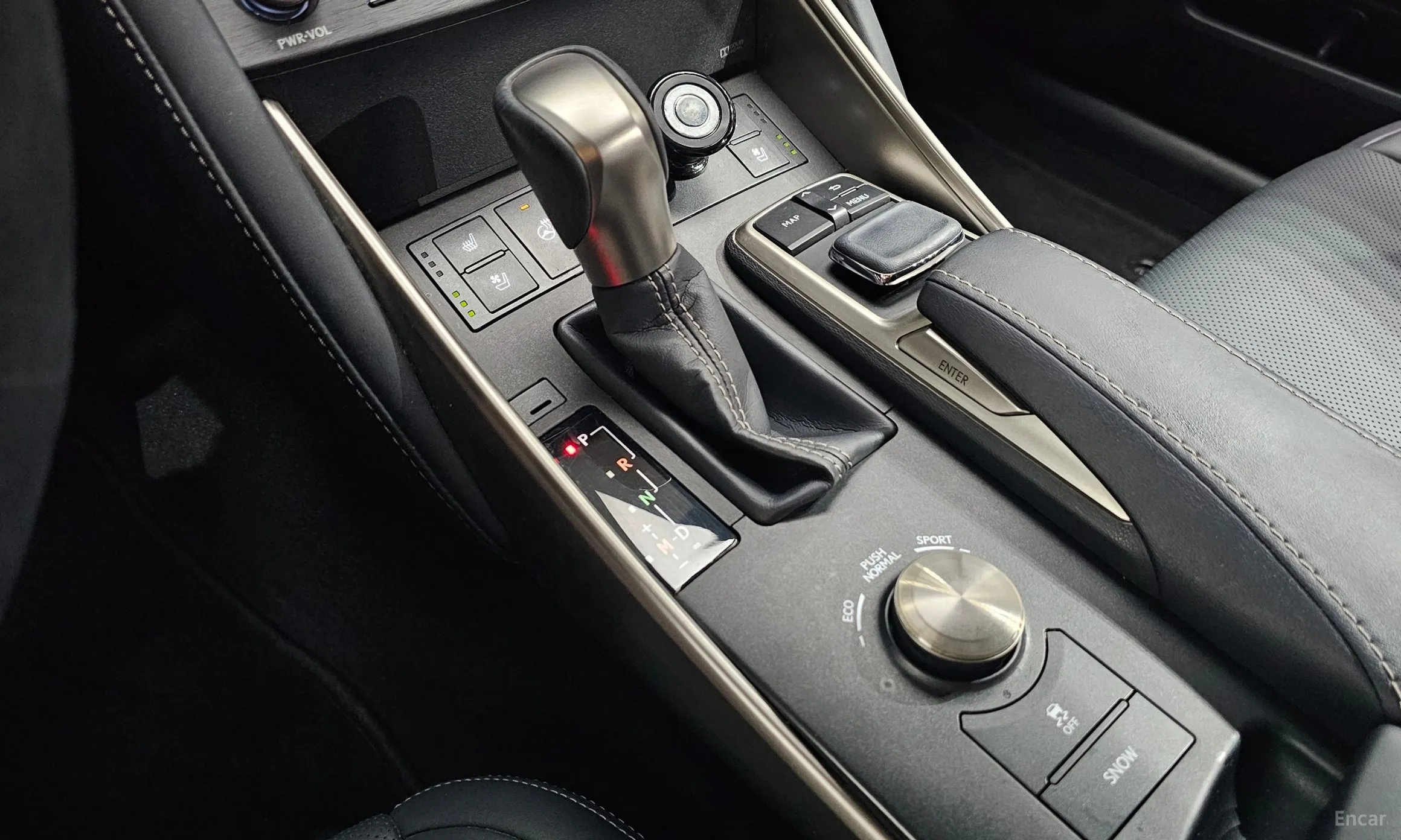 Lexus New IS300 превью 9