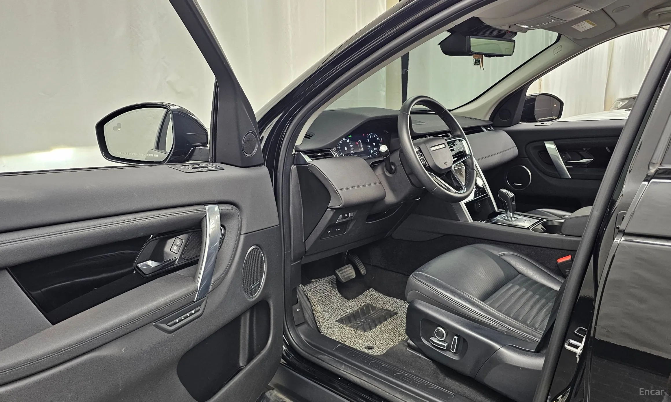 Land Rover Discovery Sports превью 10