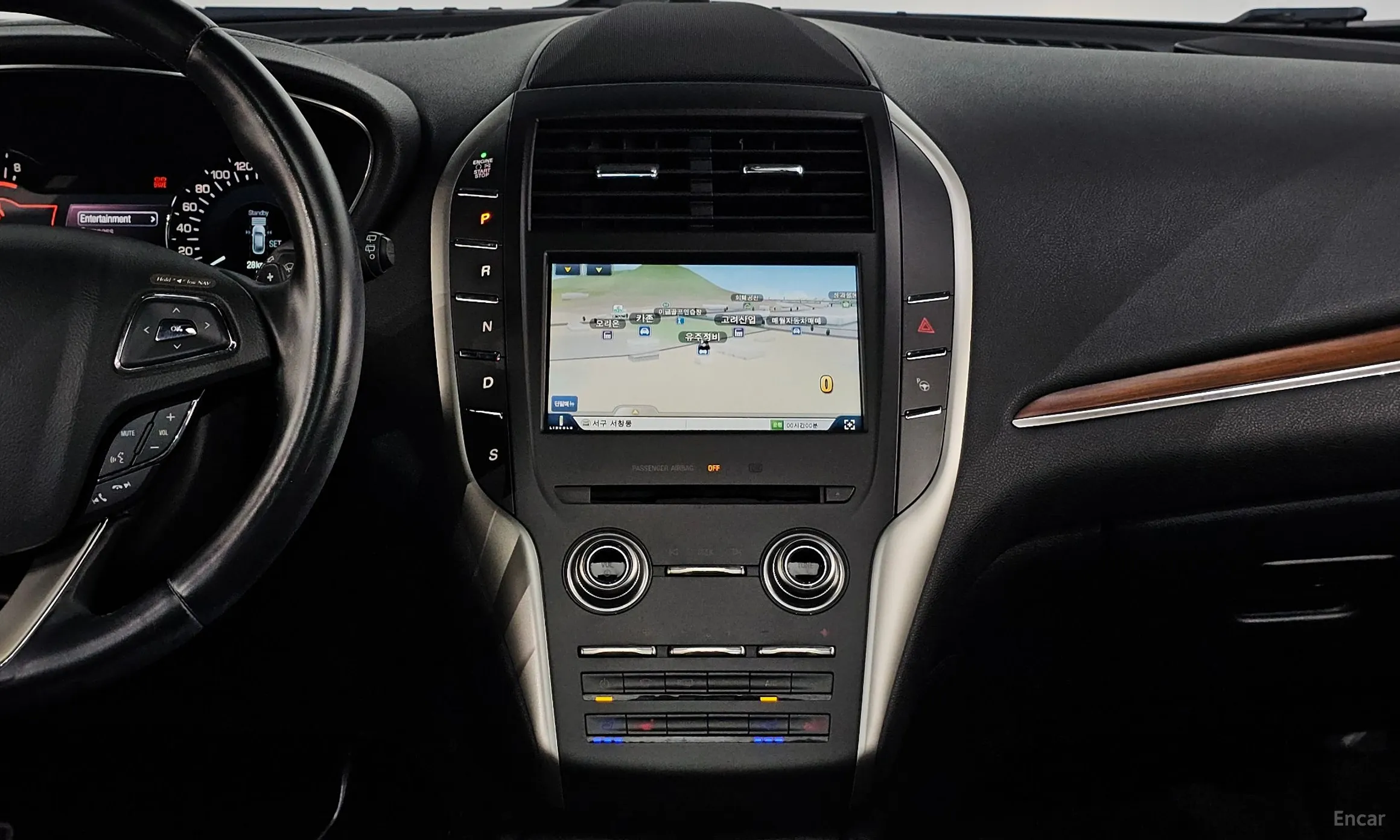 Lincoln MKC превью 14