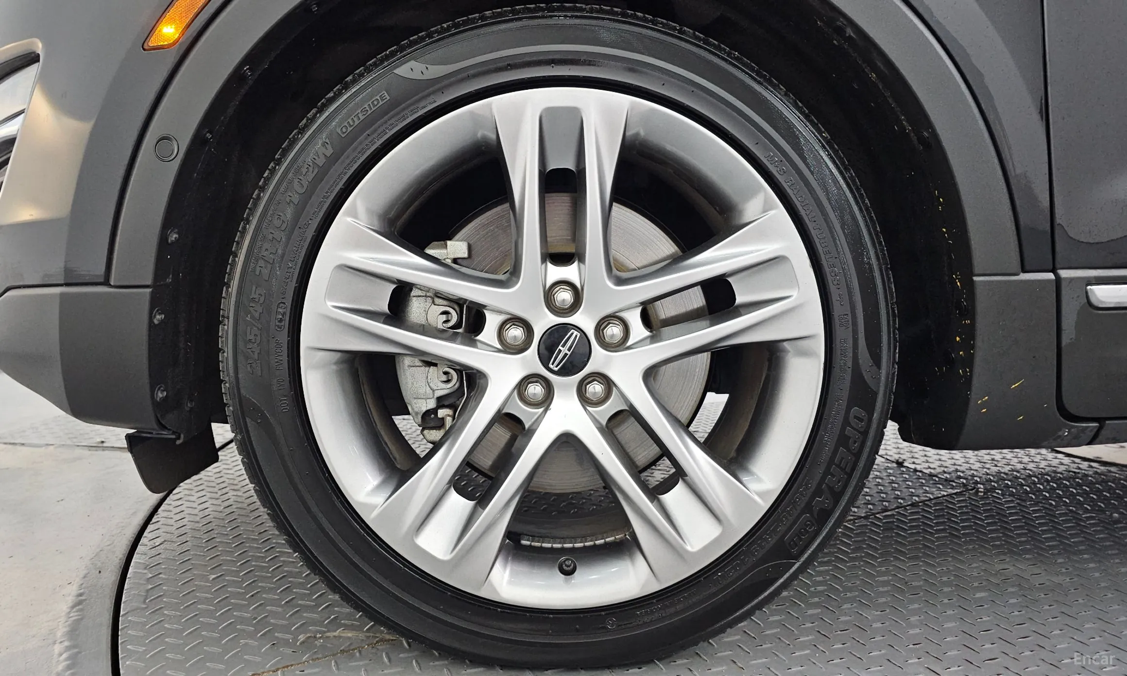 Lincoln MKC превью 5