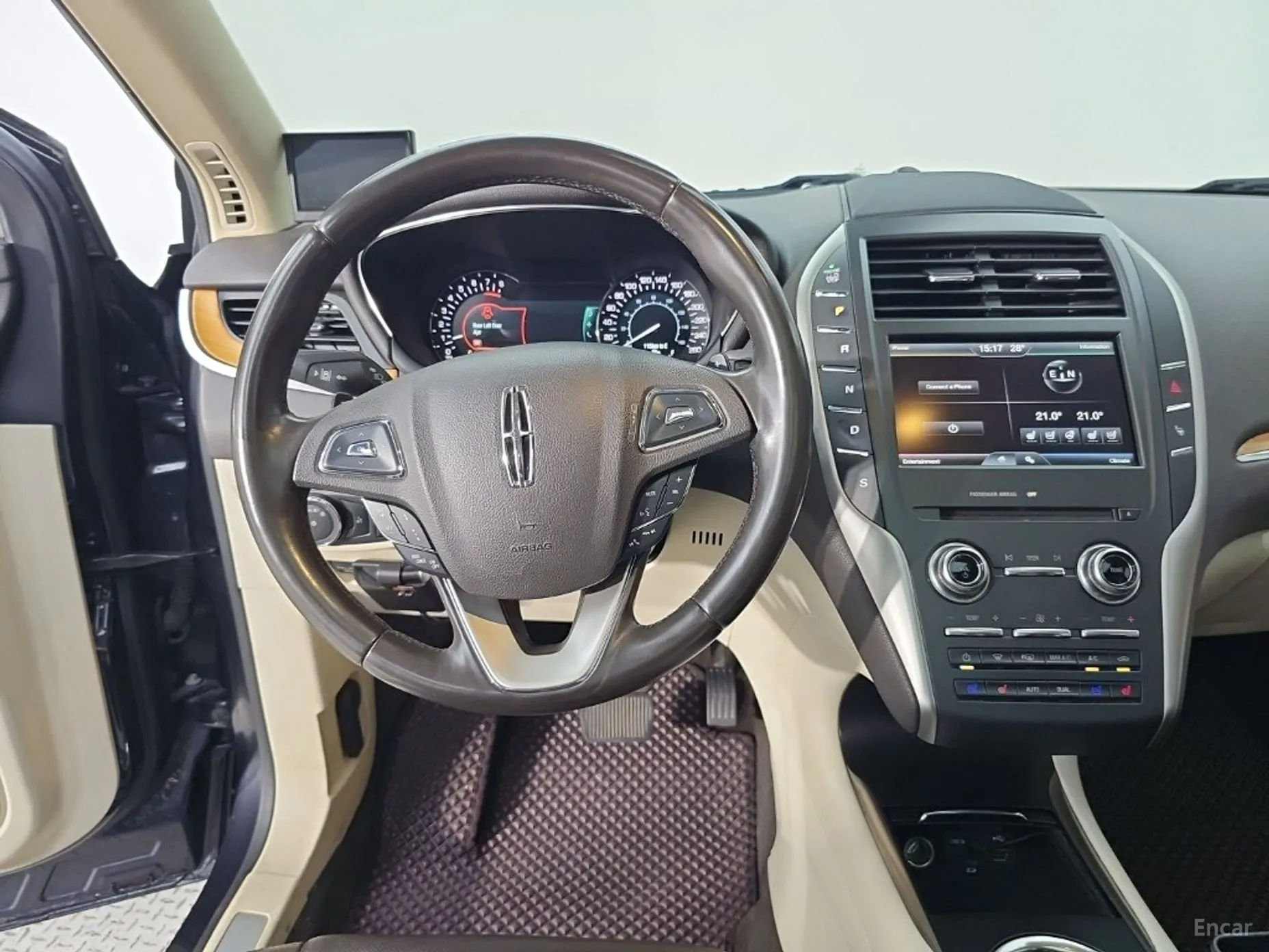 Lincoln MKC превью 9