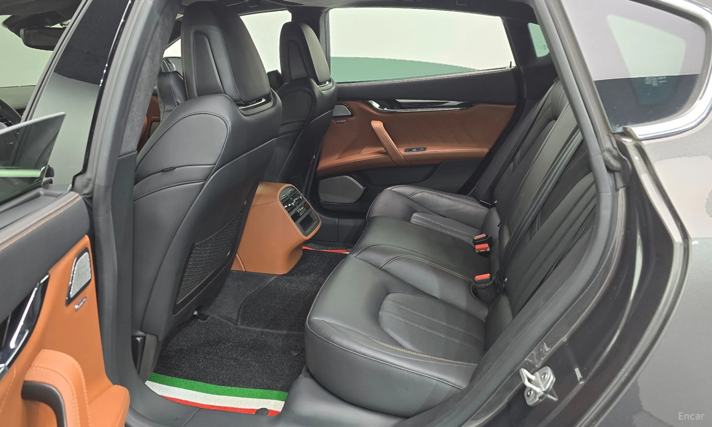 Maserati Quattroporte превью 11