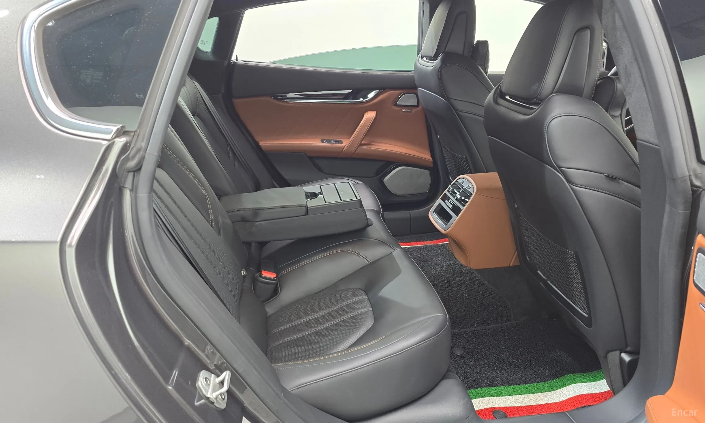 Maserati Quattroporte превью 19