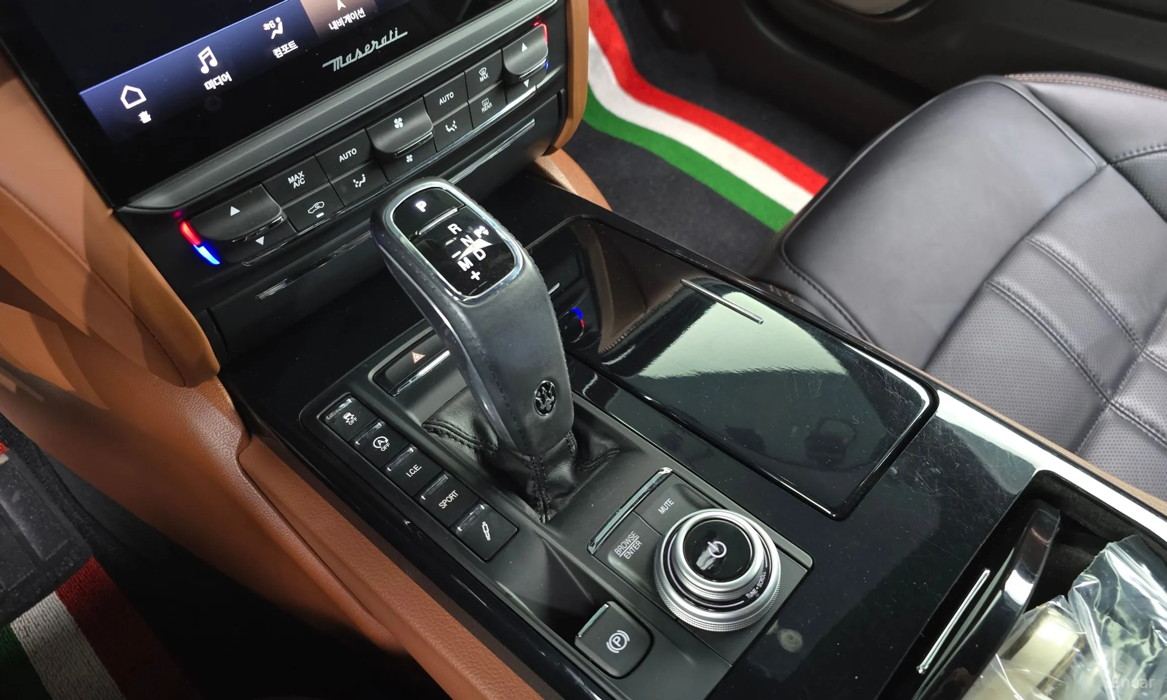 Maserati Quattroporte превью 9