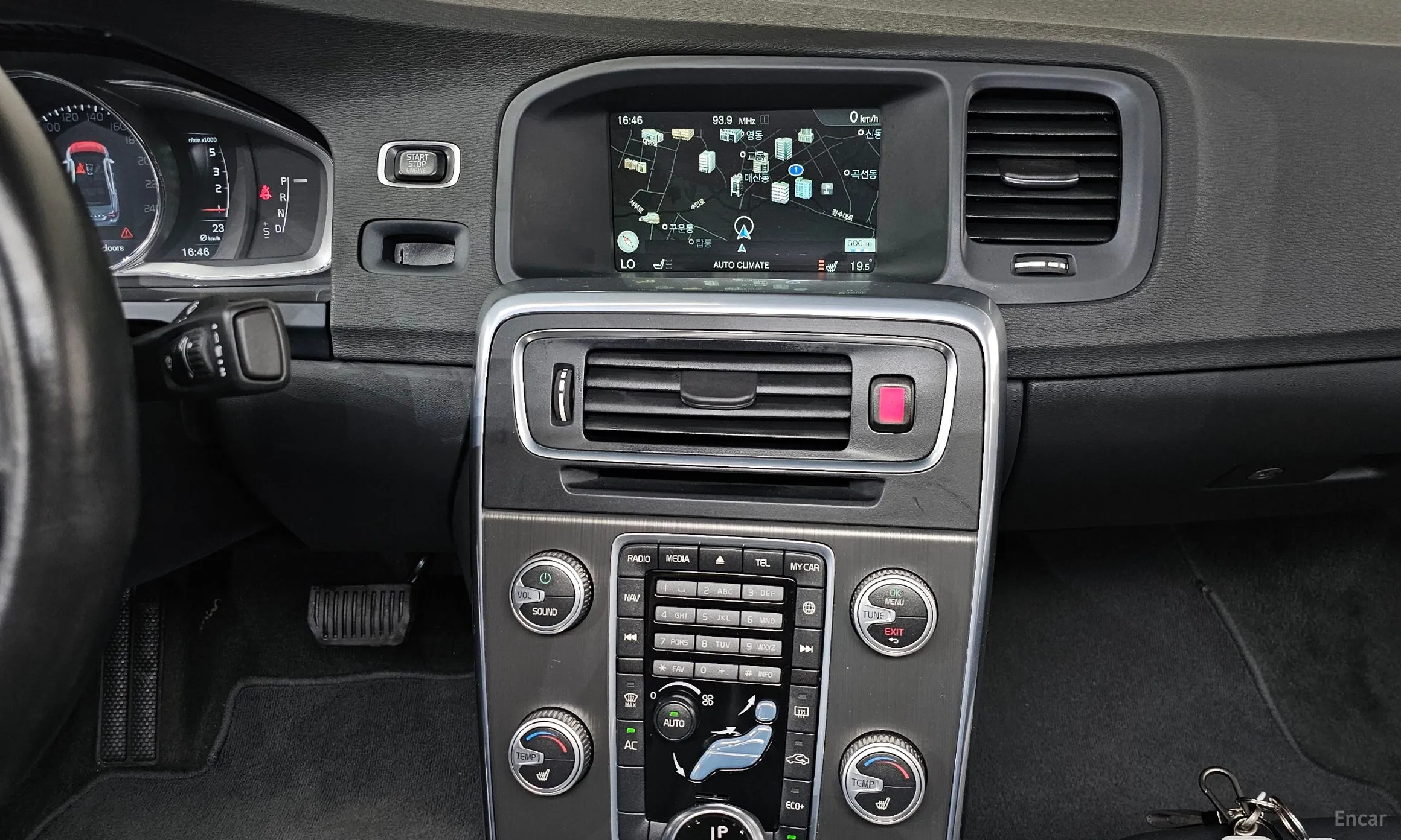 Volvo S60 превью 14
