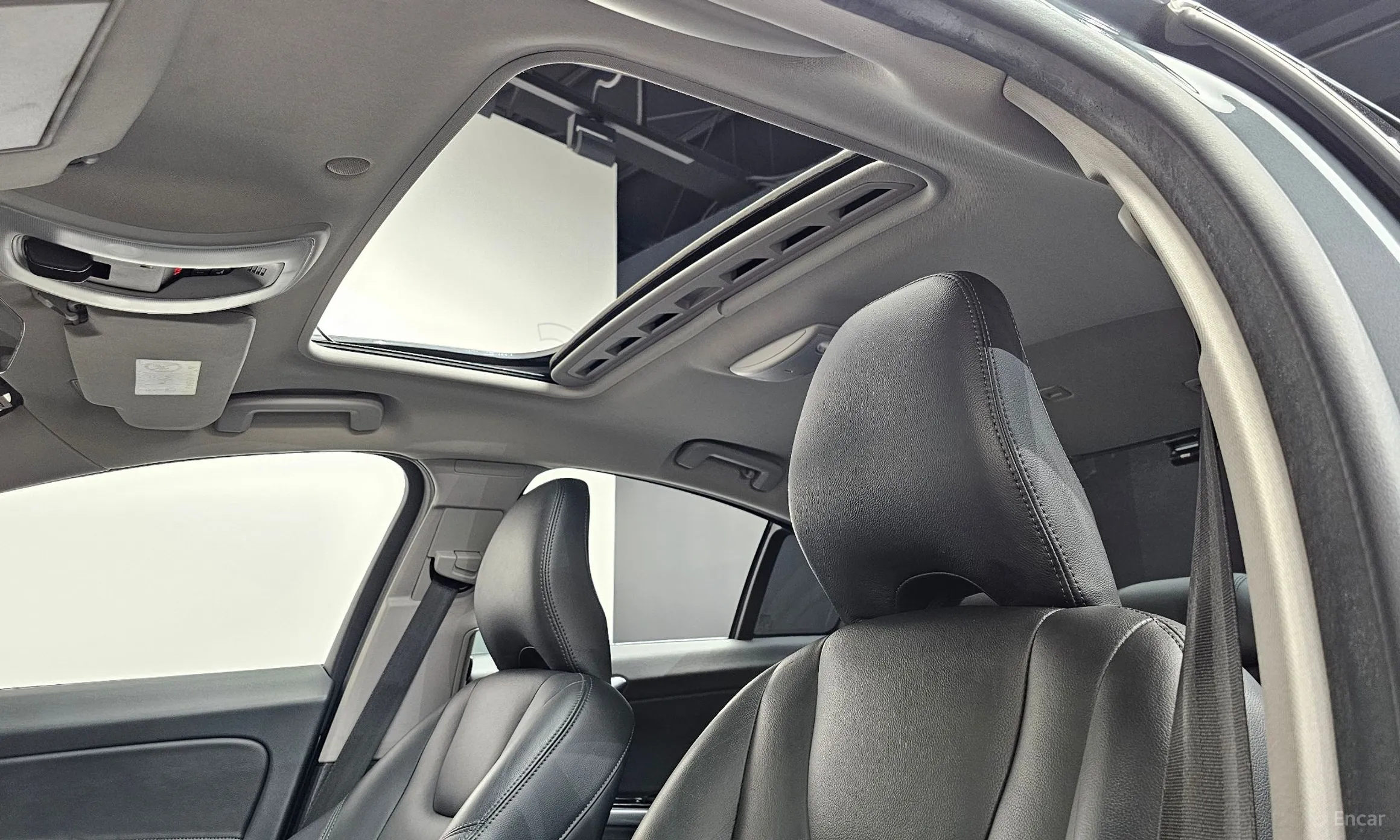 Volvo S60 превью 19