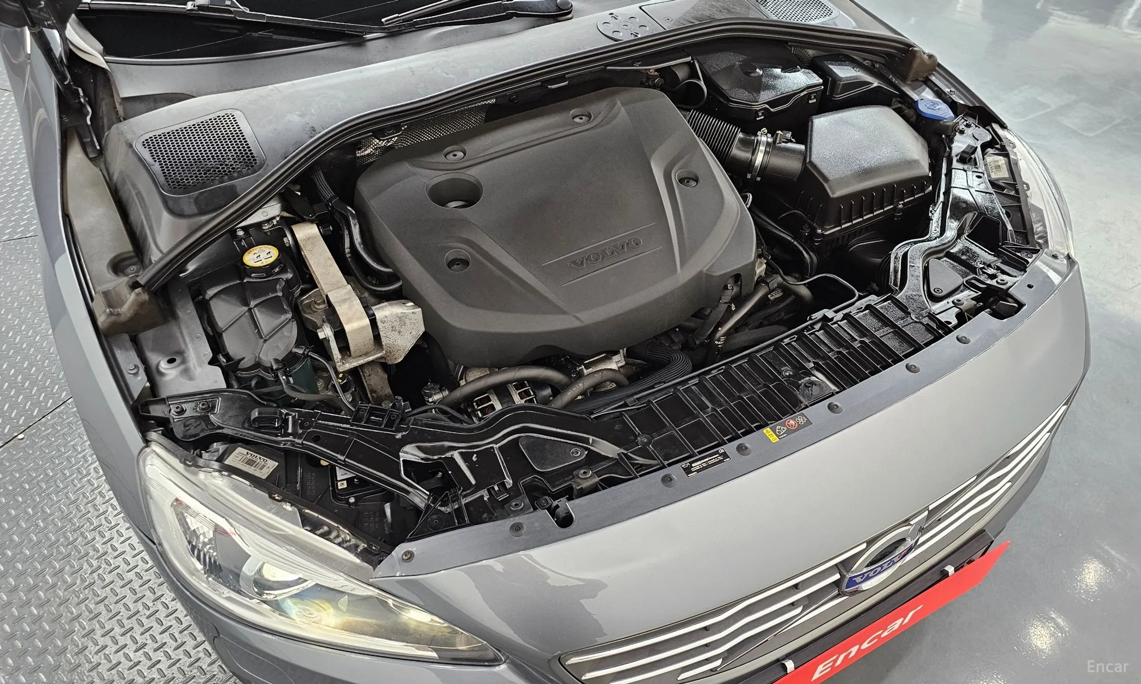 Volvo S60 превью 6