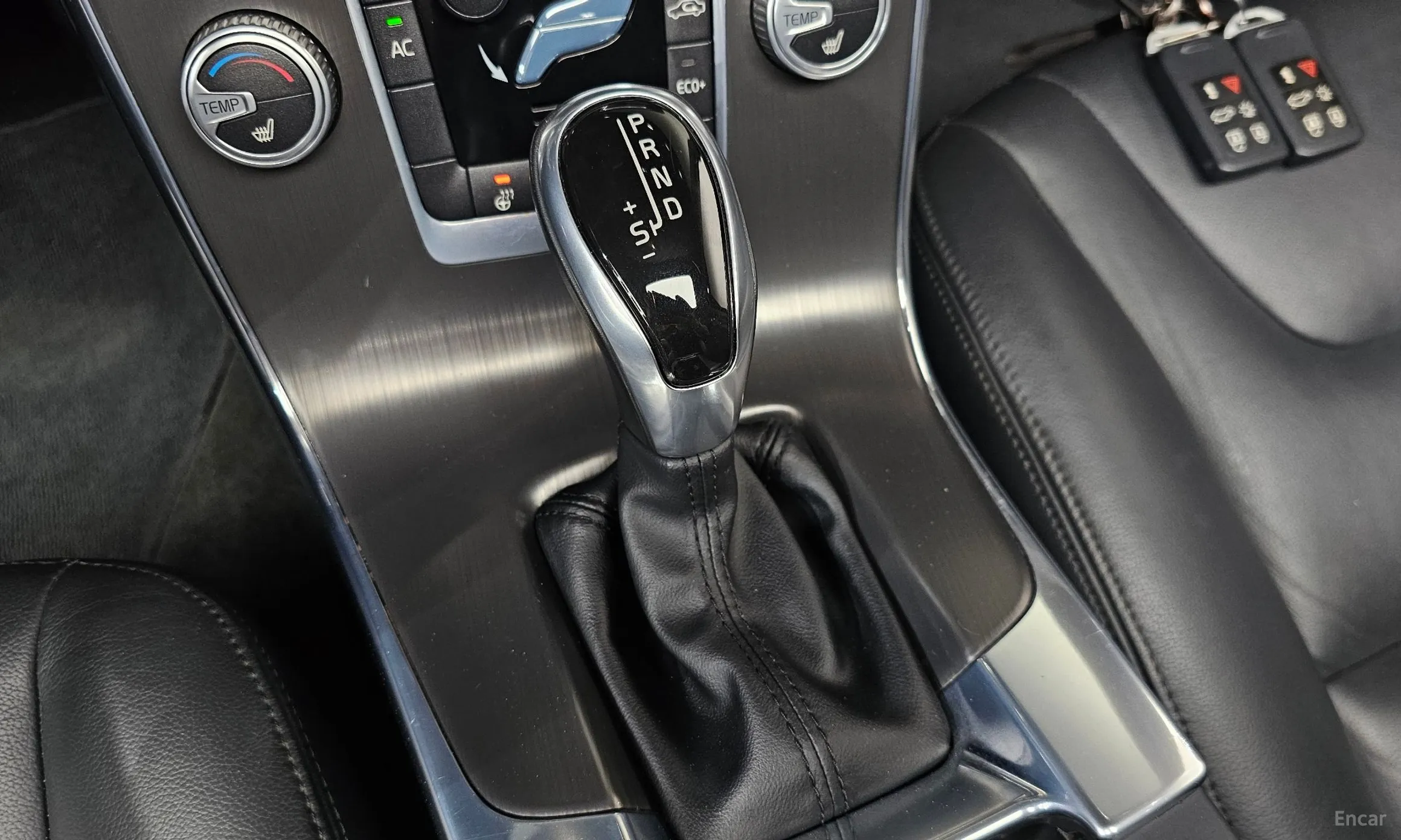 Volvo S60 превью 9
