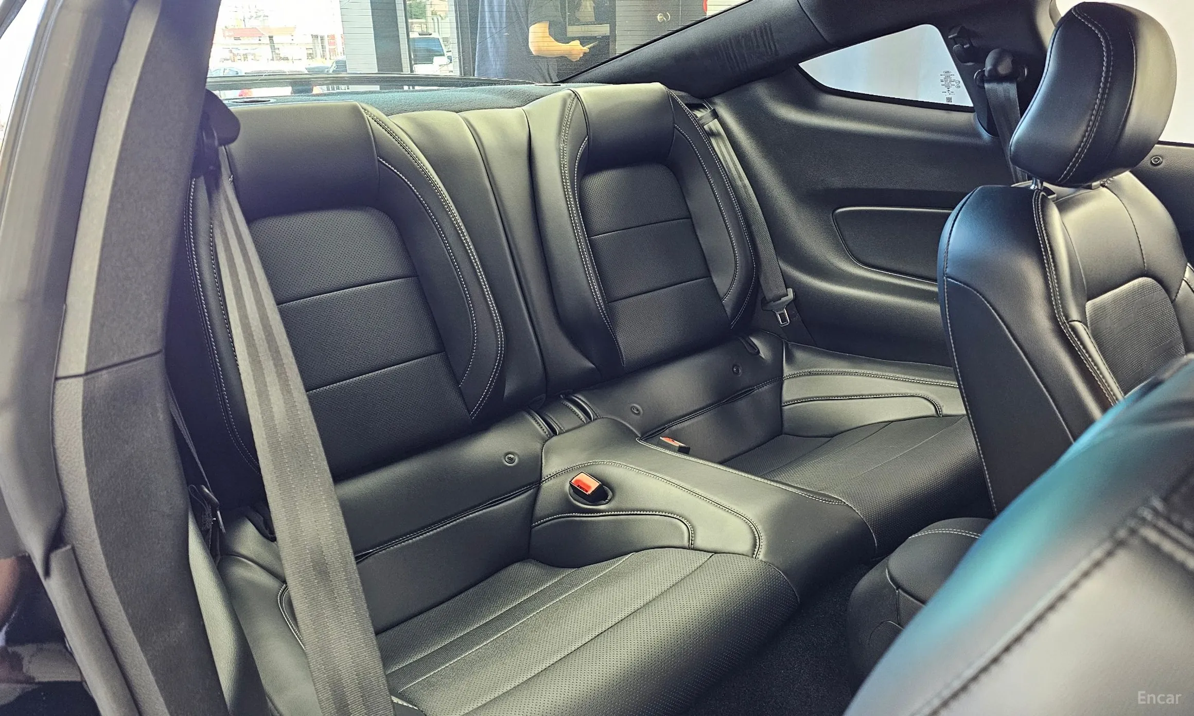Ford Mustang превью 12