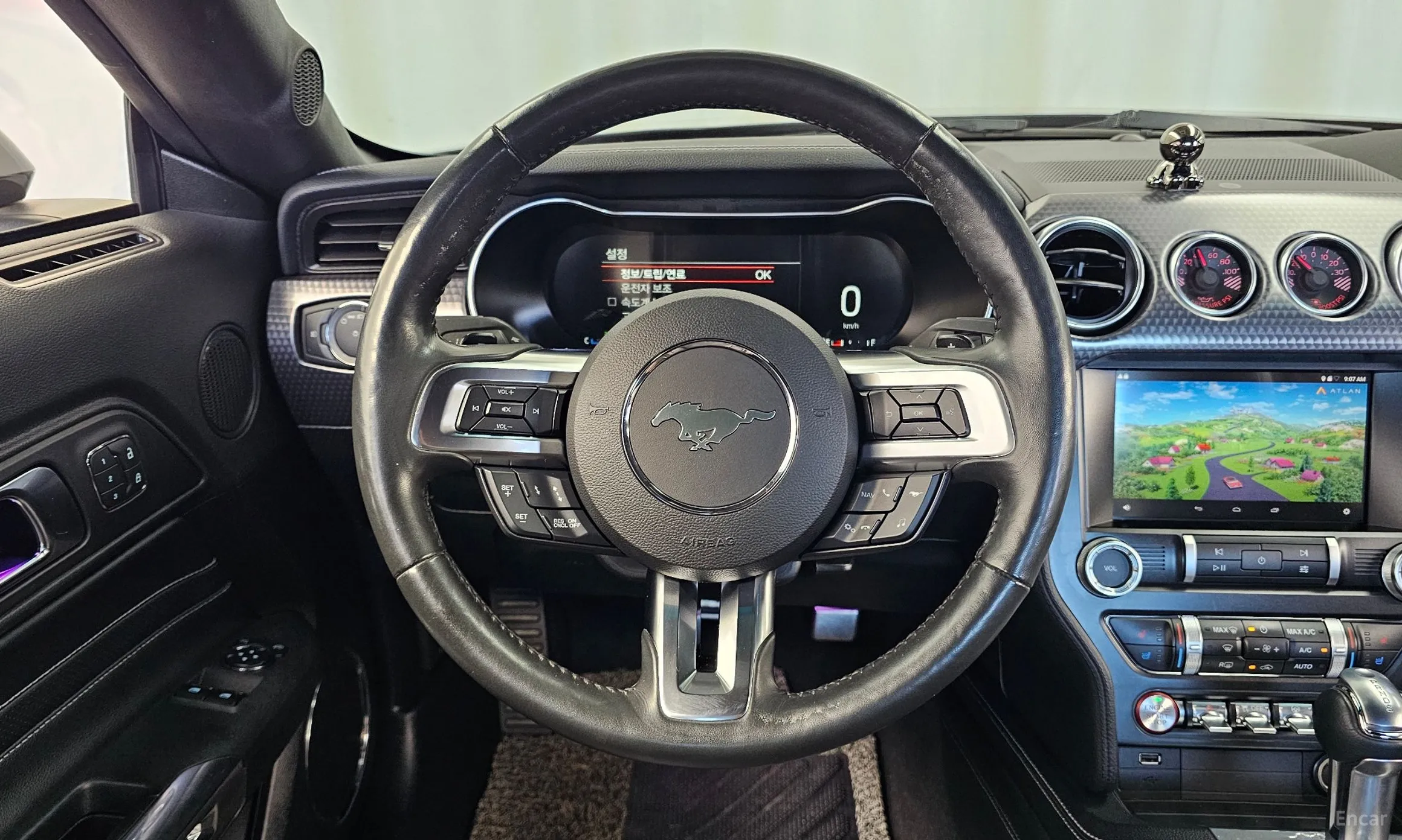 Ford Mustang превью 13