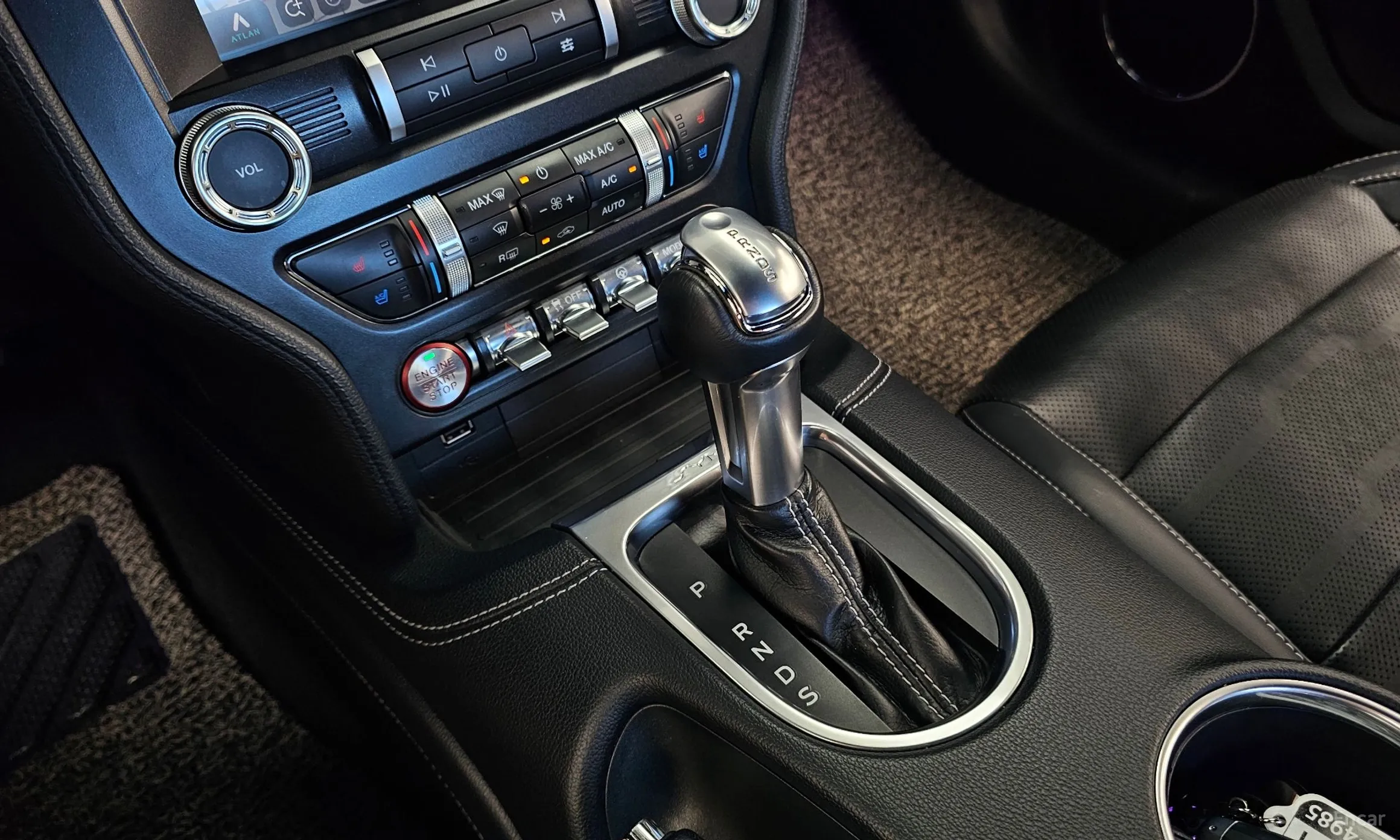 Ford Mustang превью 9