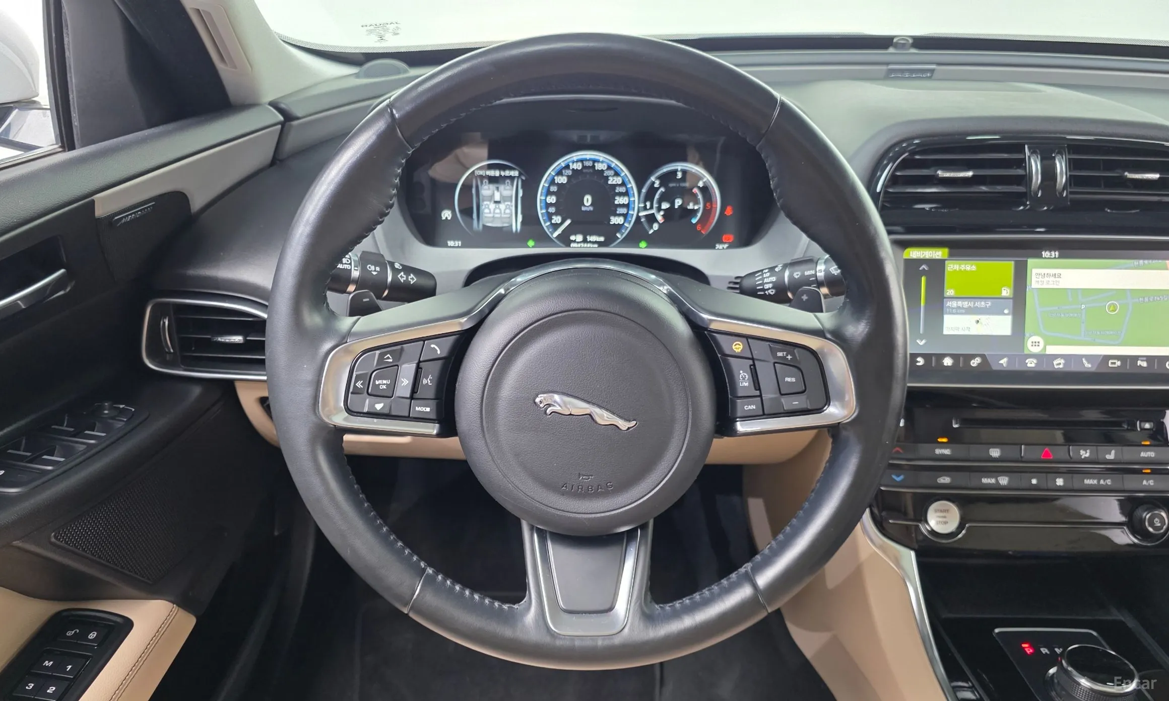 Jaguar XE превью 13