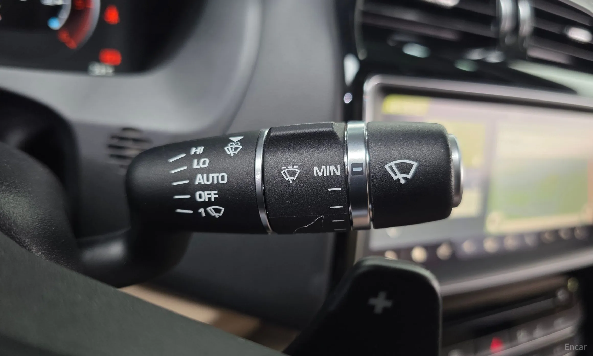 Jaguar XE превью 18