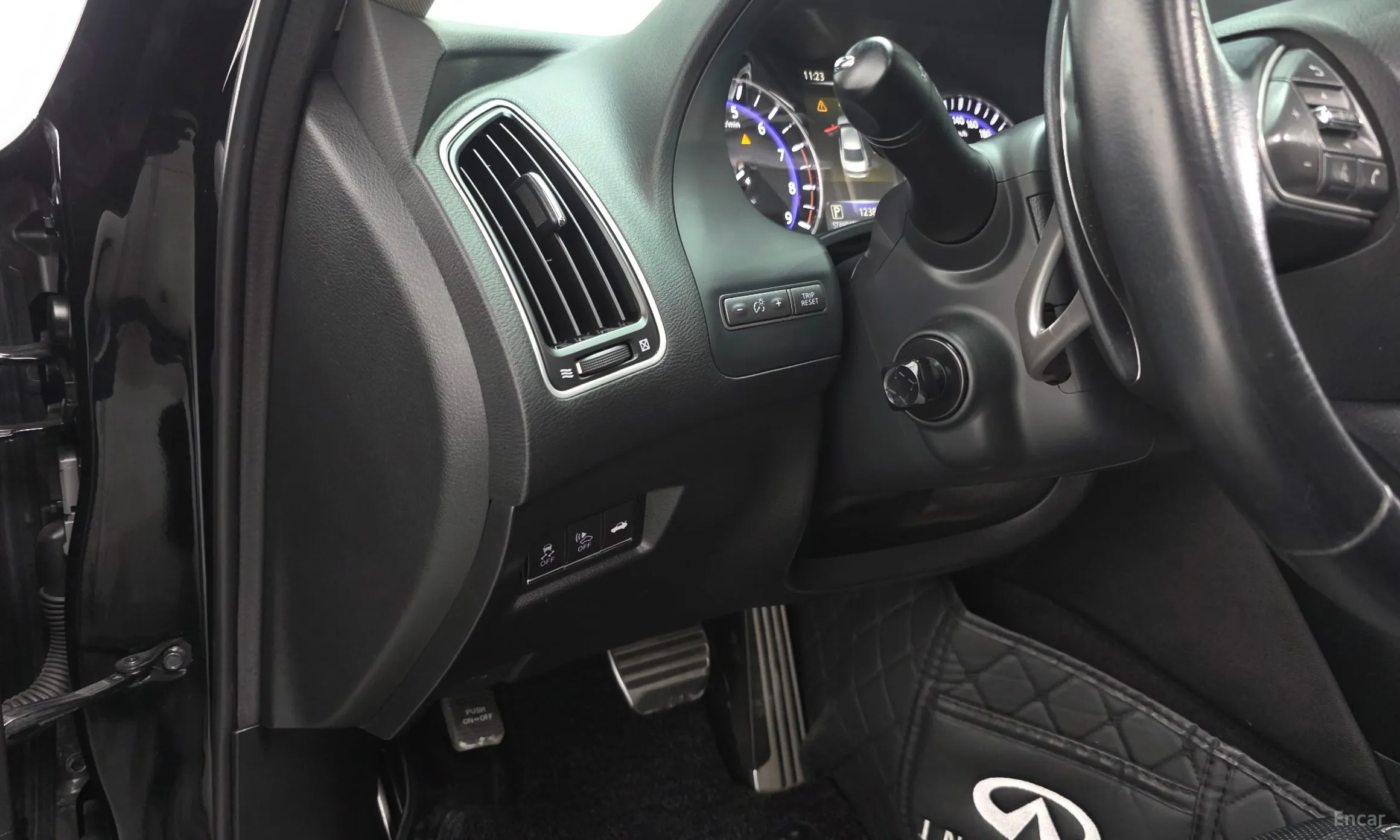 Infiniti Q50 превью 13