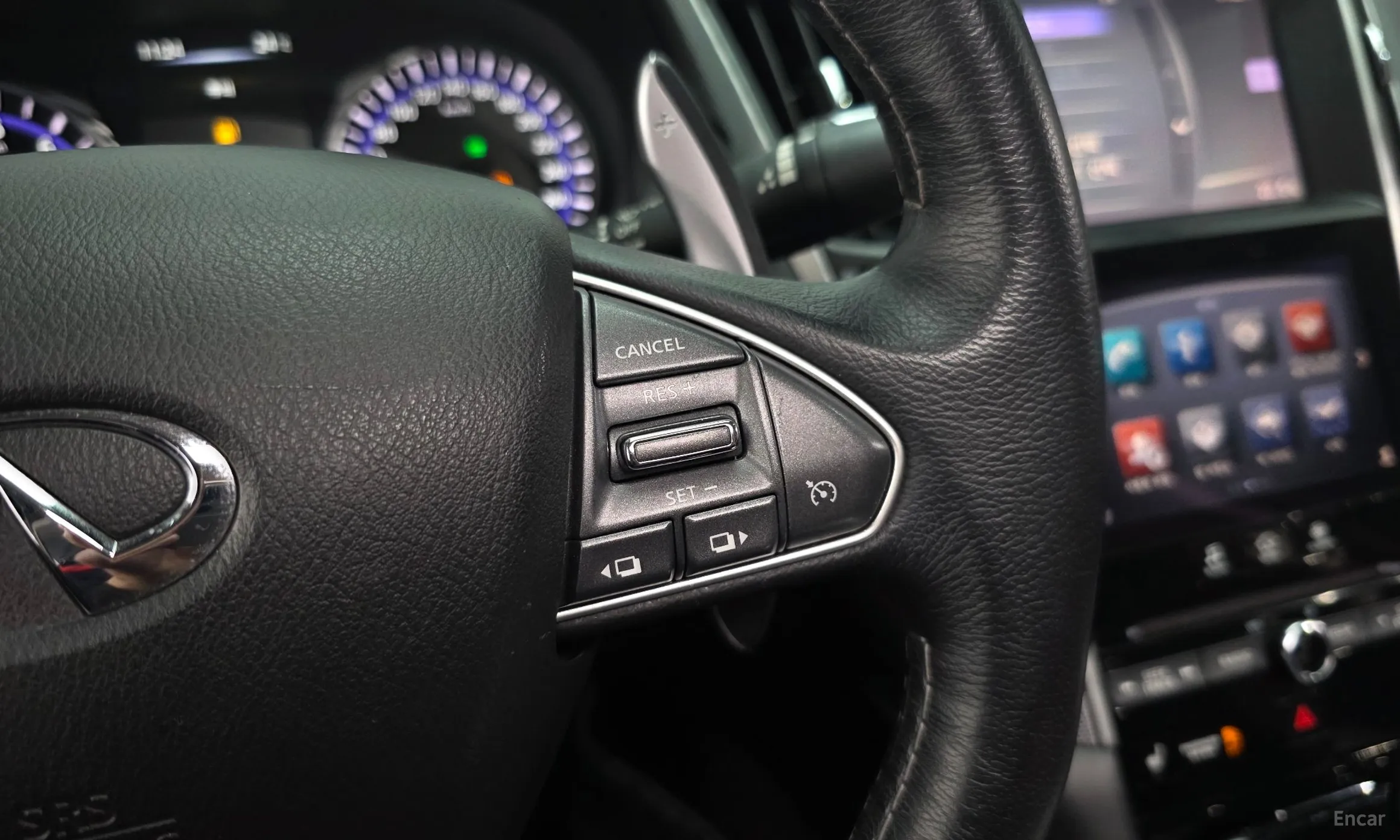Infiniti Q50 превью 19