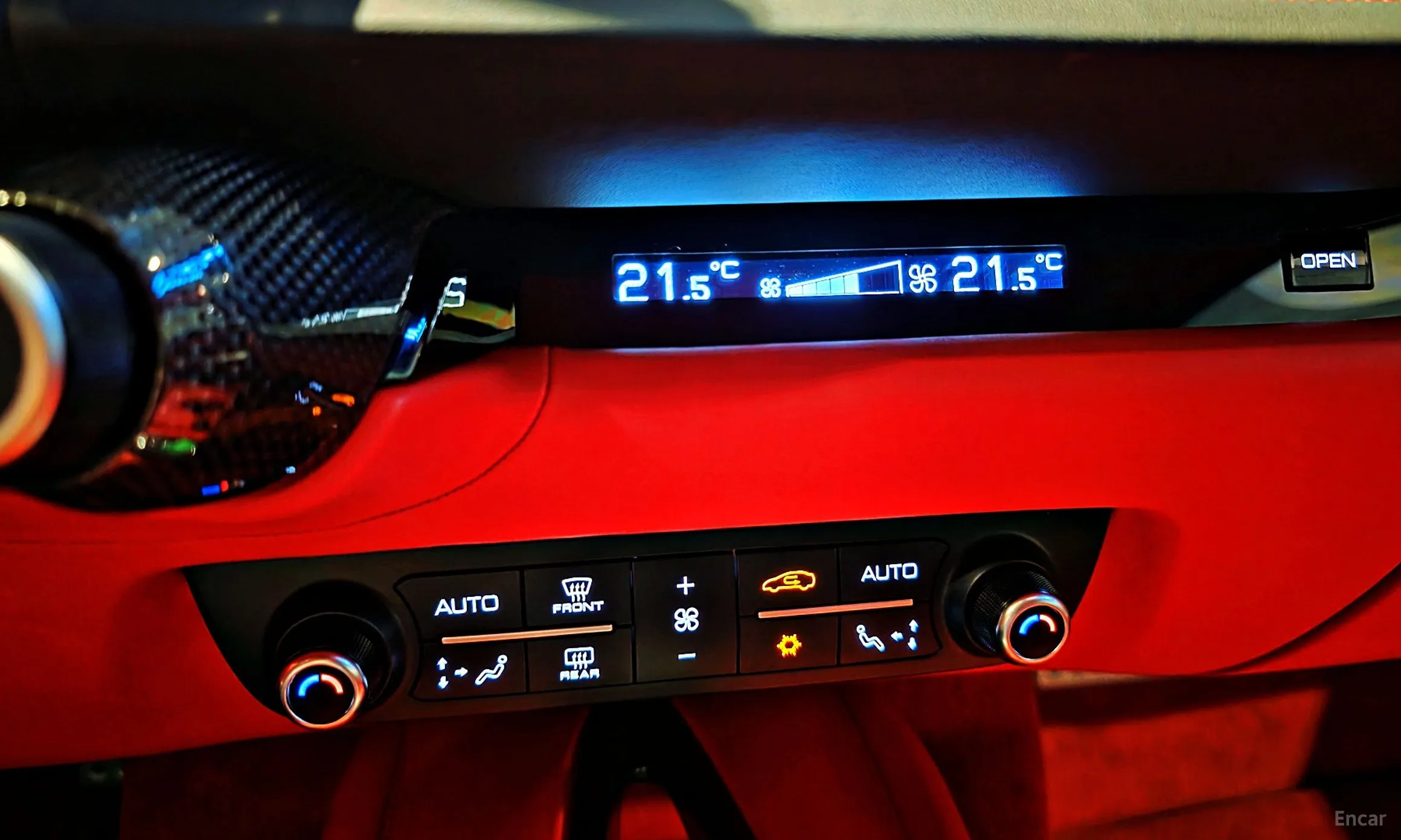 Ferrari 812 Superfast превью 10