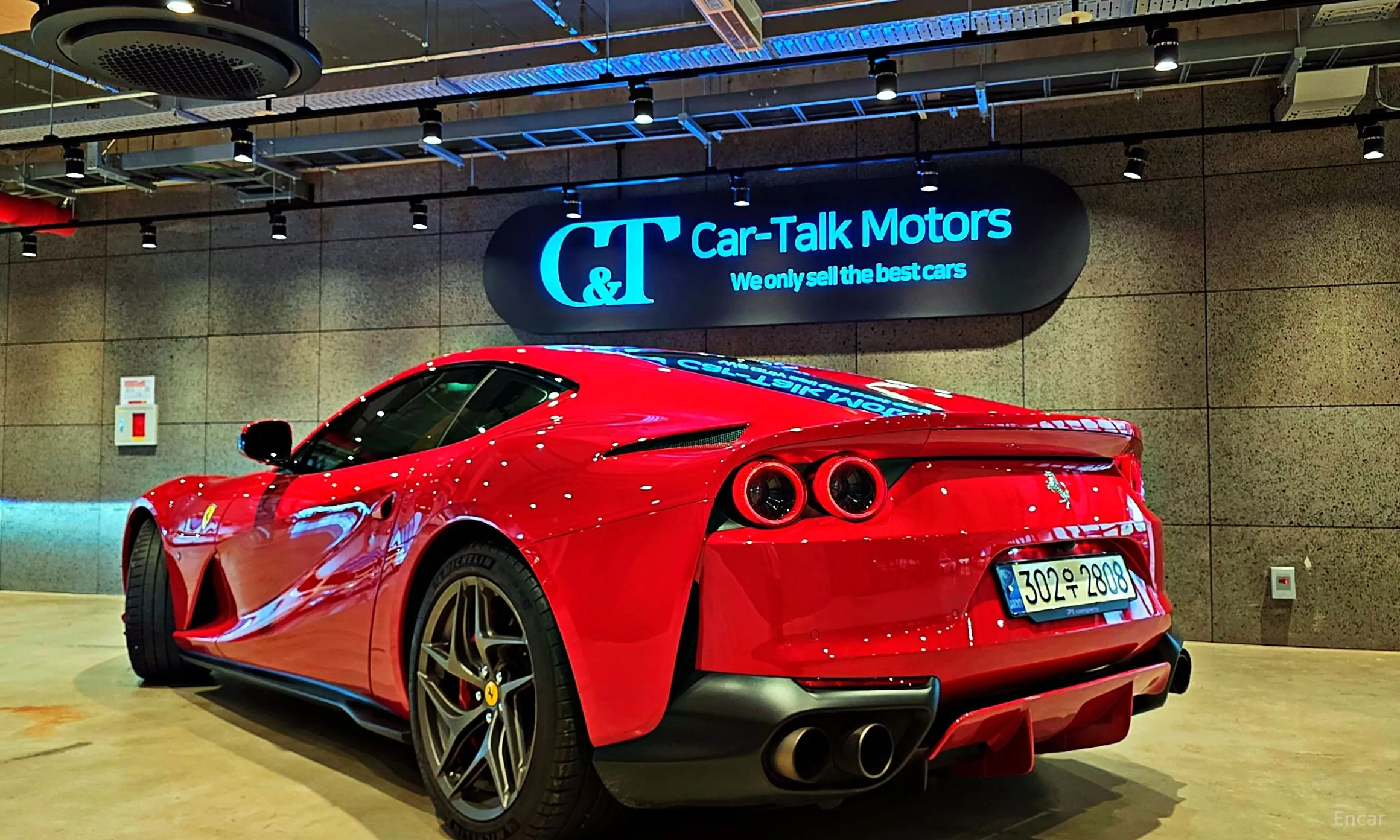 Ferrari 812 Superfast превью 3