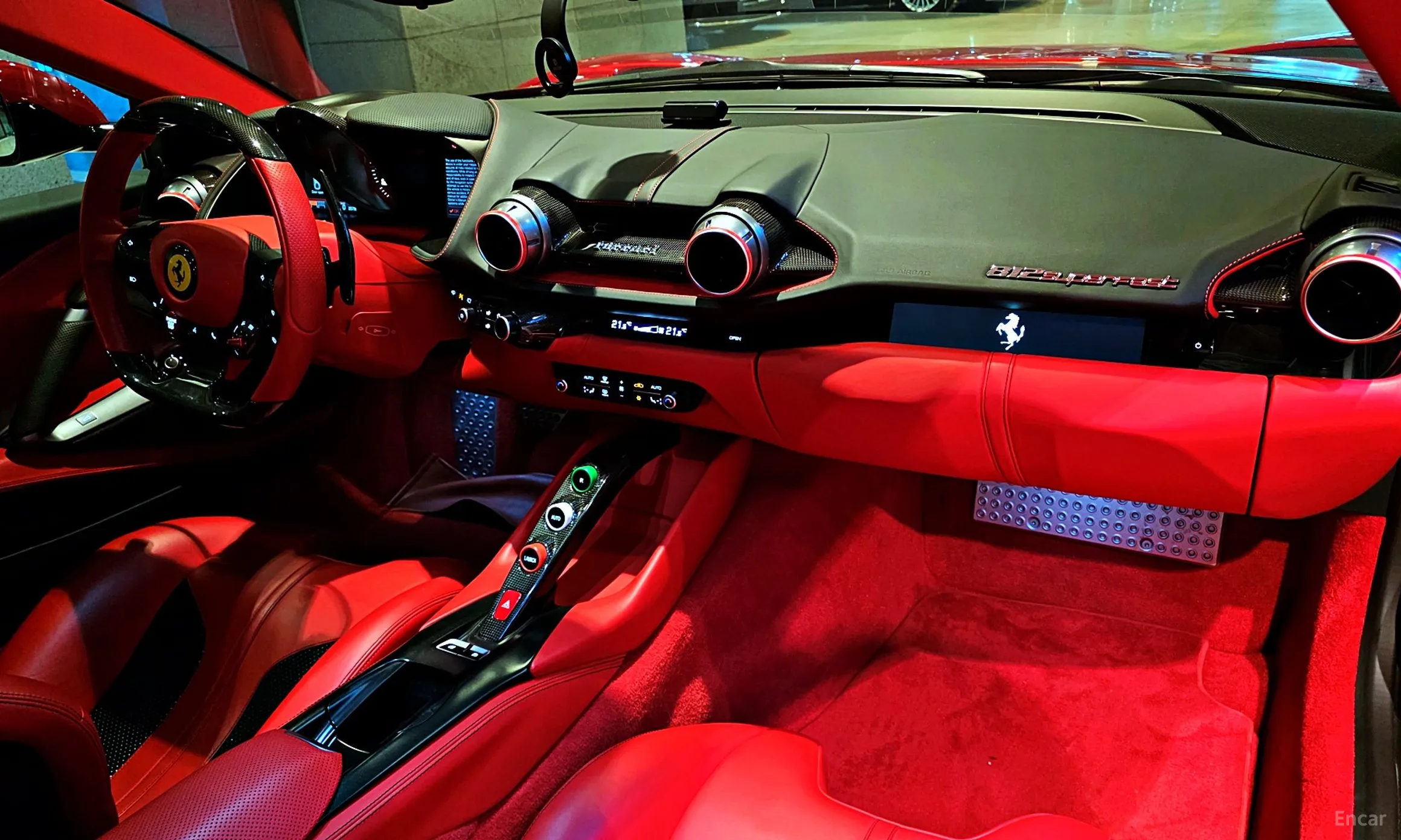 Ferrari 812 Superfast превью 6