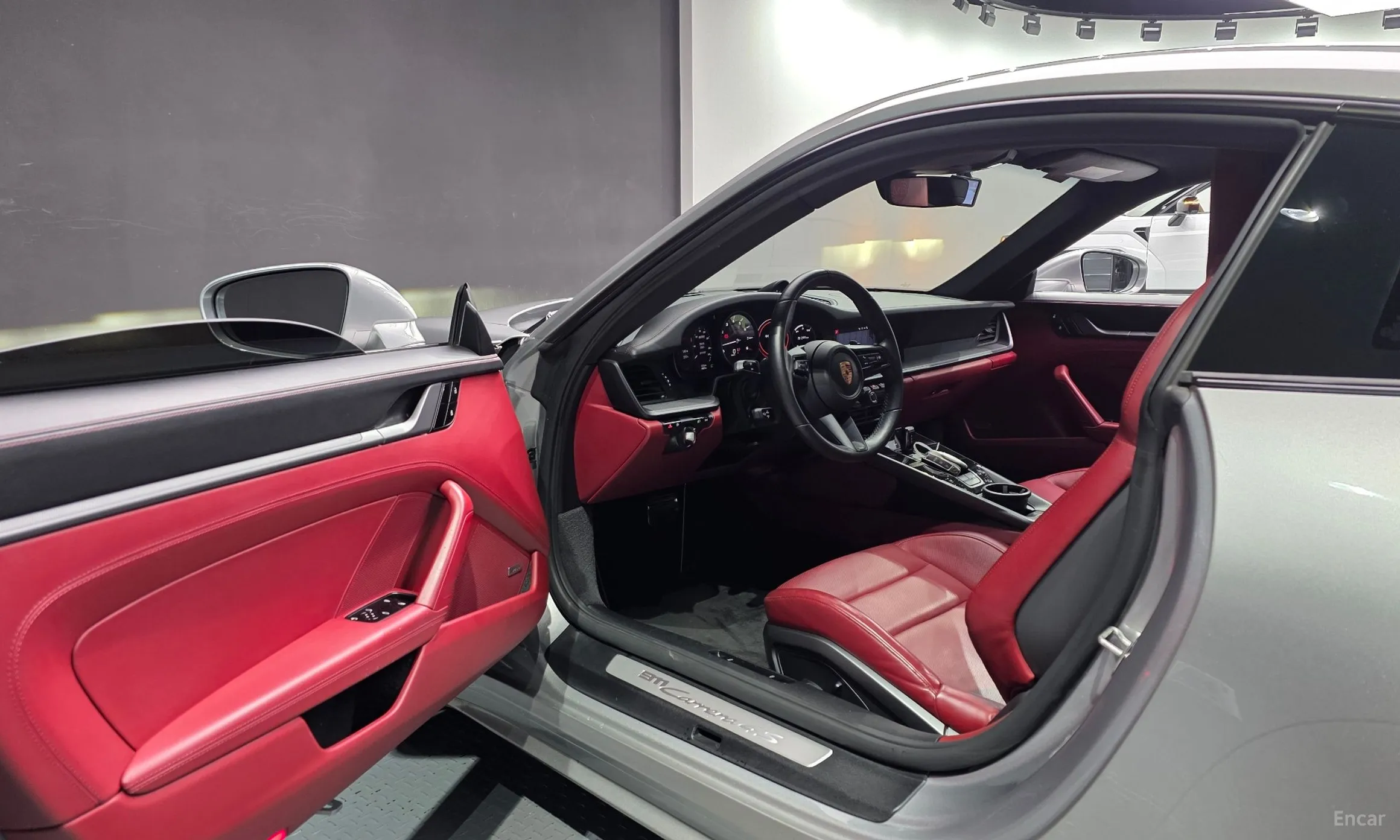 Porsche 911 (992) превью 10