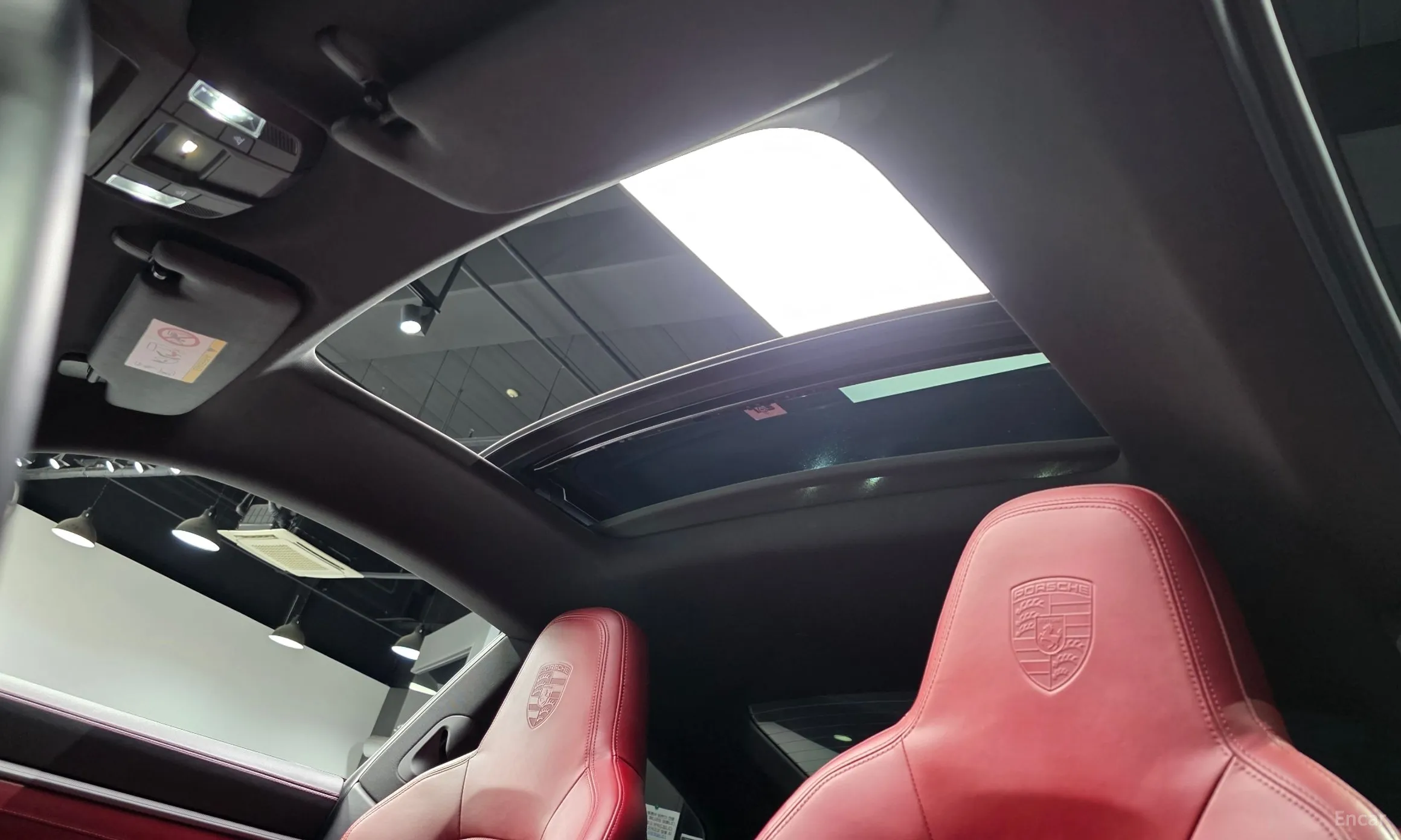 Porsche 911 (992) превью 20
