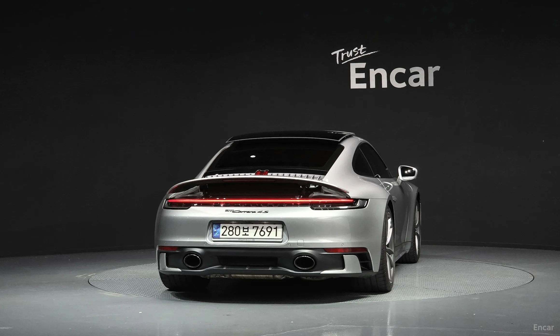 Porsche 911 (992) превью 4