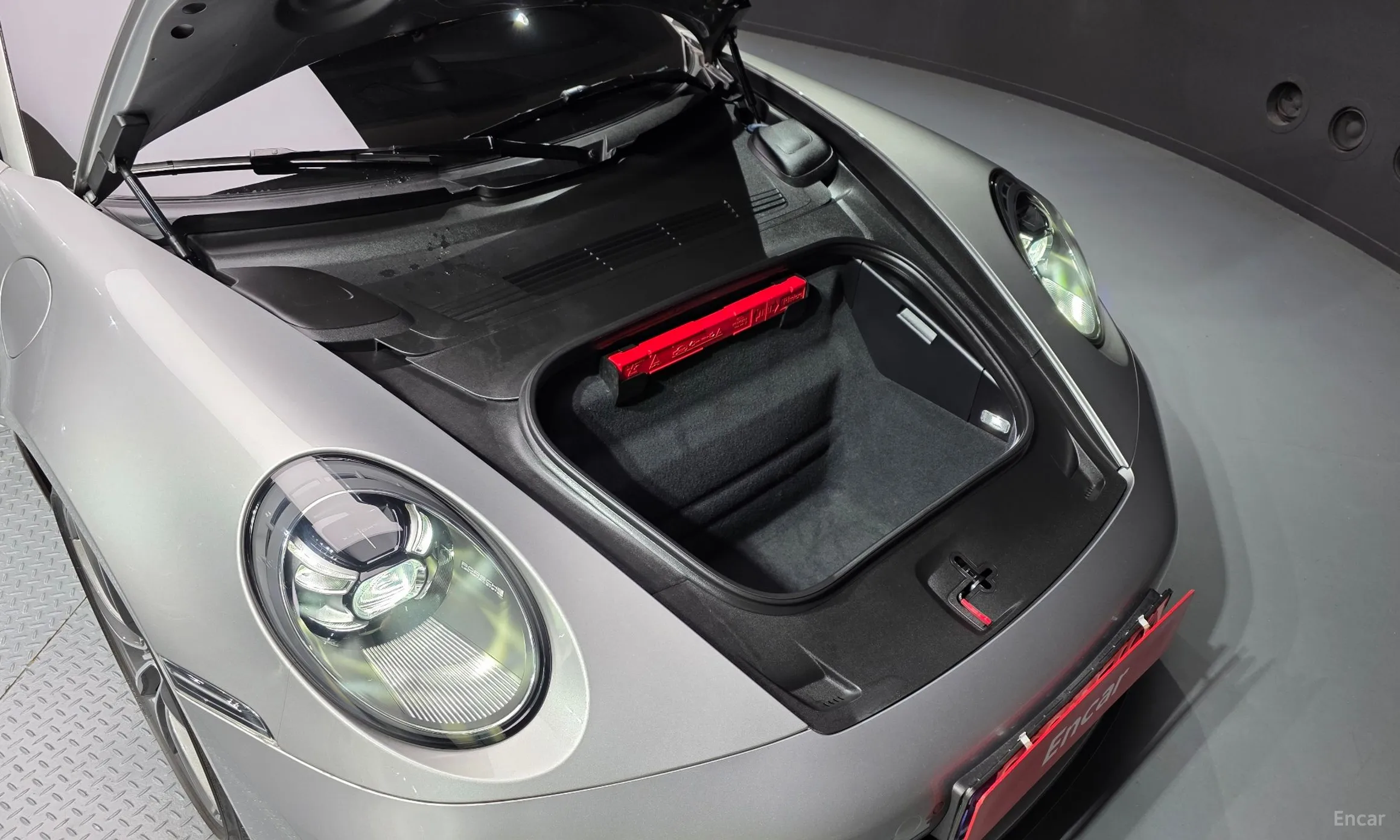 Porsche 911 (992) превью 6