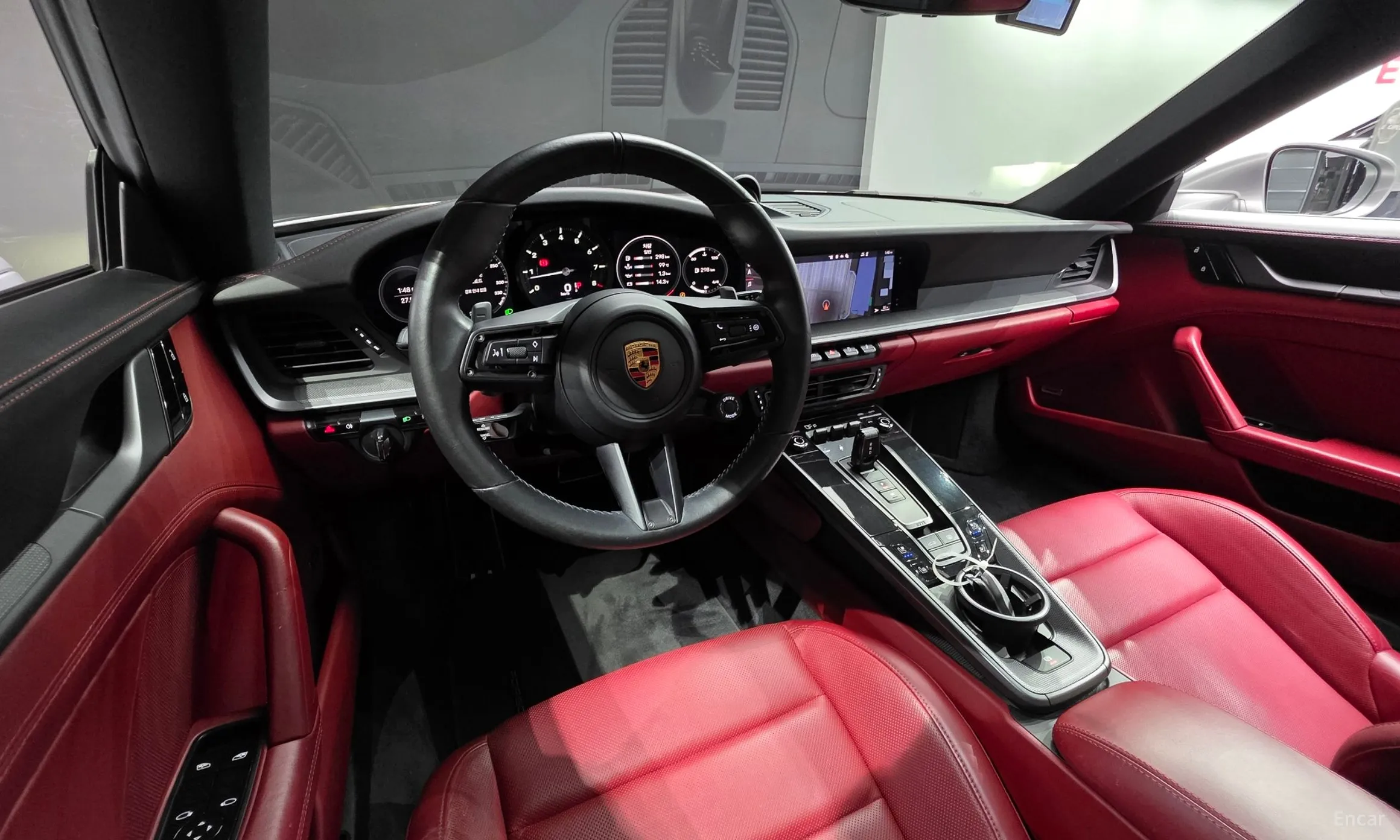 Porsche 911 (992) превью 7