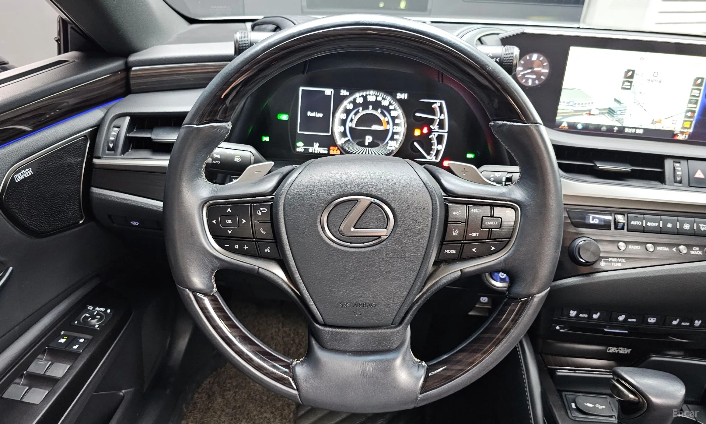 Lexus ES300h 7th Generation превью 12