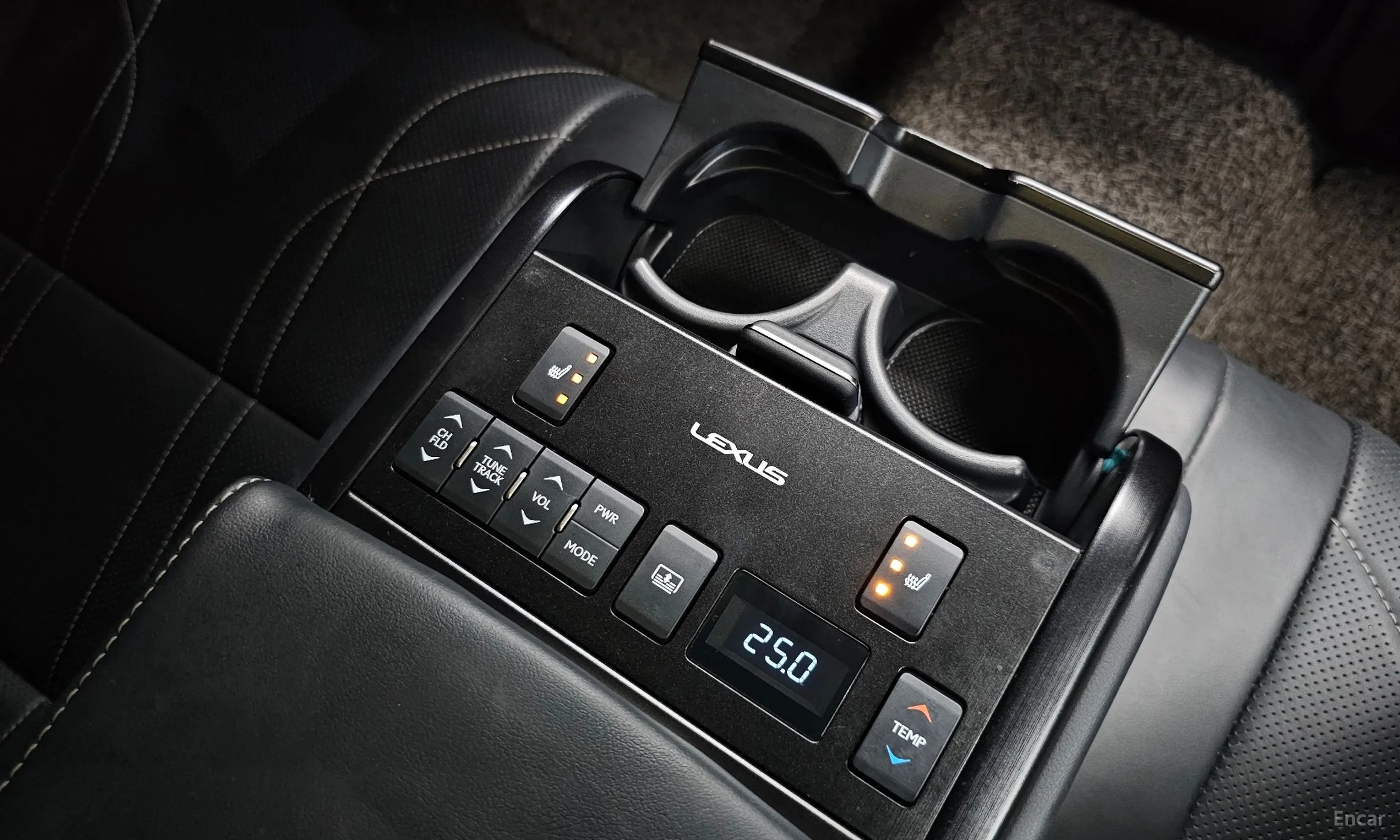 Lexus ES300h 7th Generation превью 17