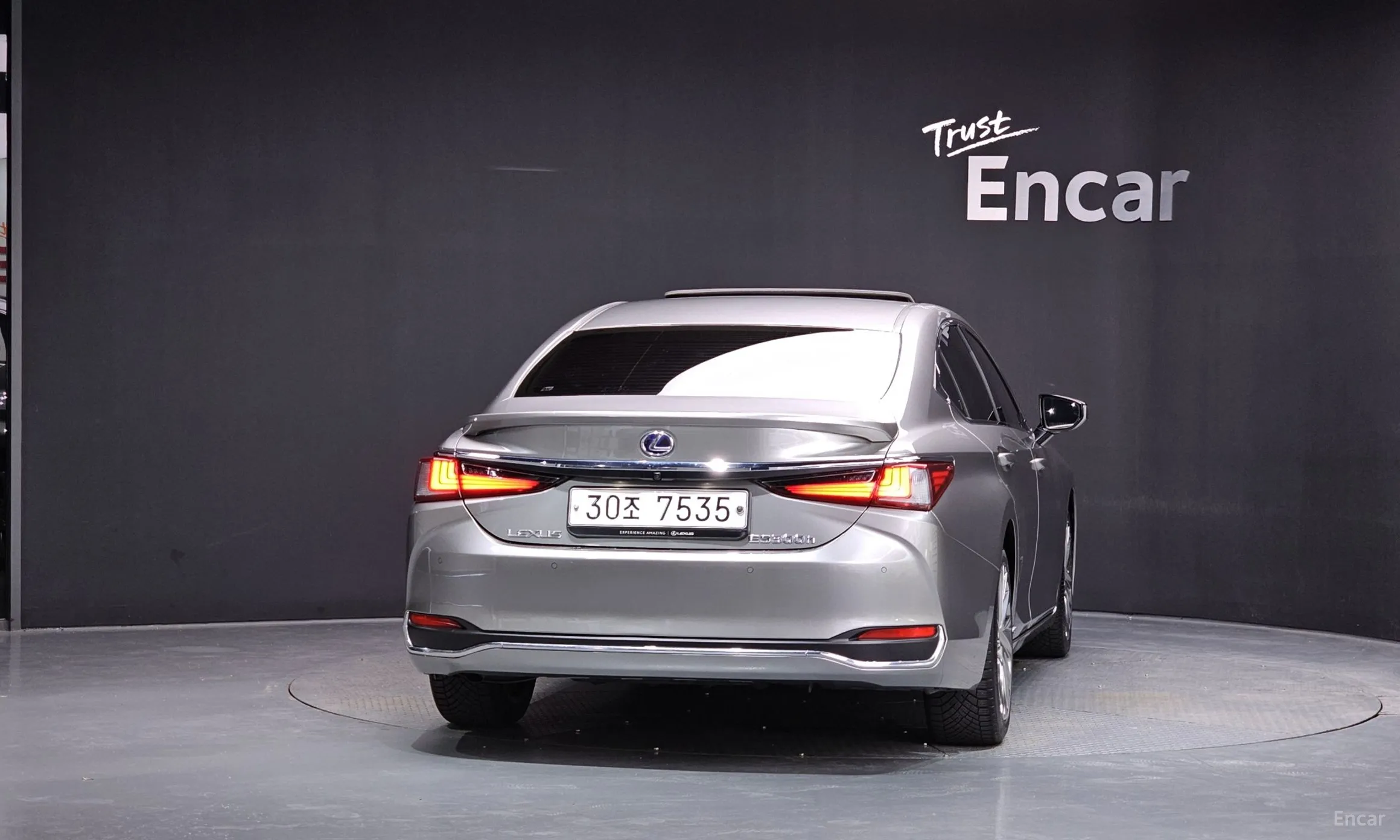 Lexus ES300h 7th Generation превью 4