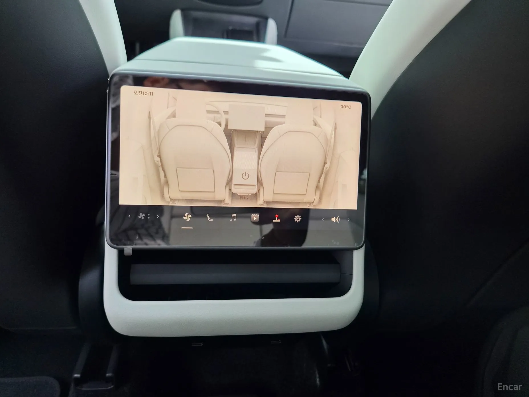 Tesla Model Y превью 15