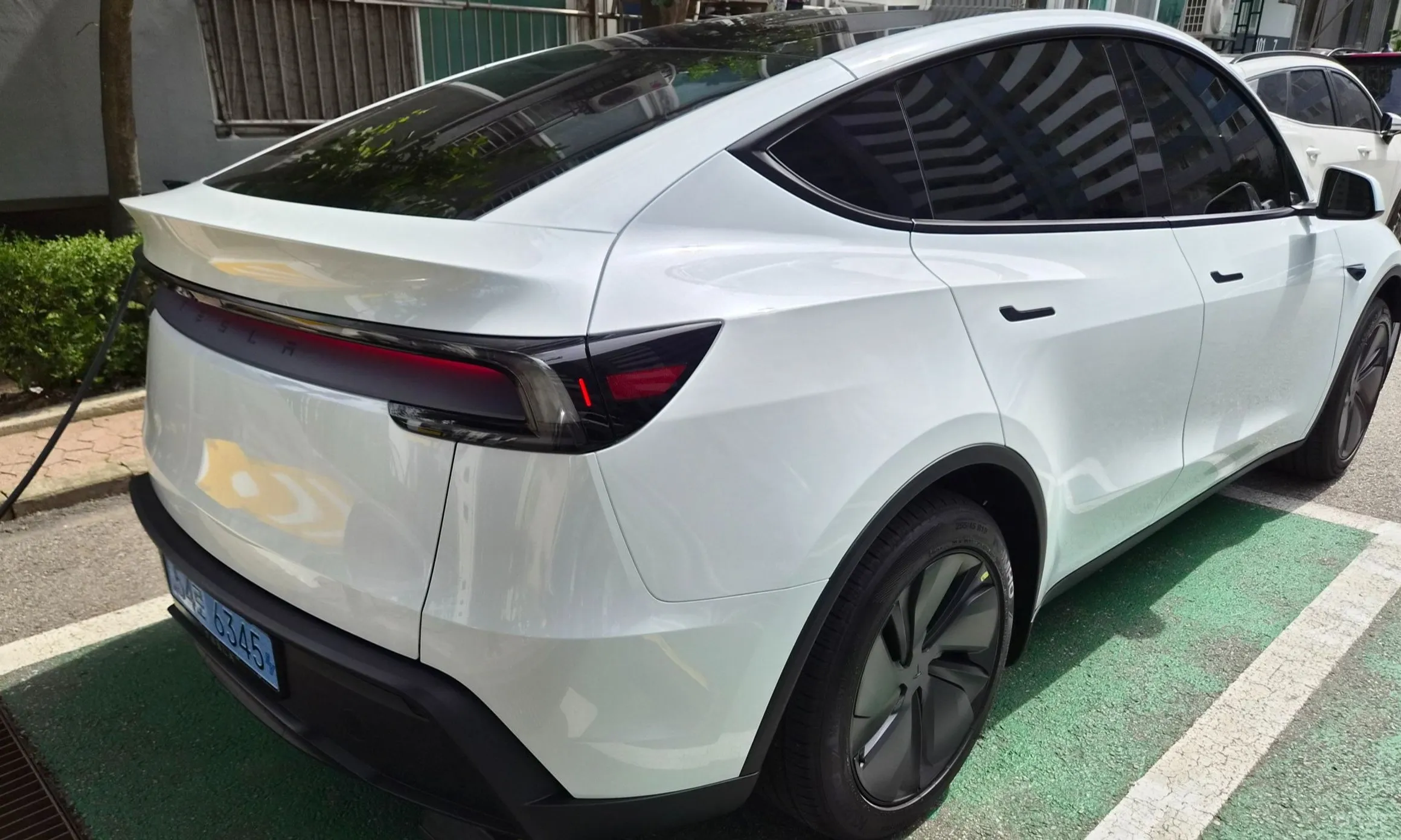 Tesla Model Y превью 4