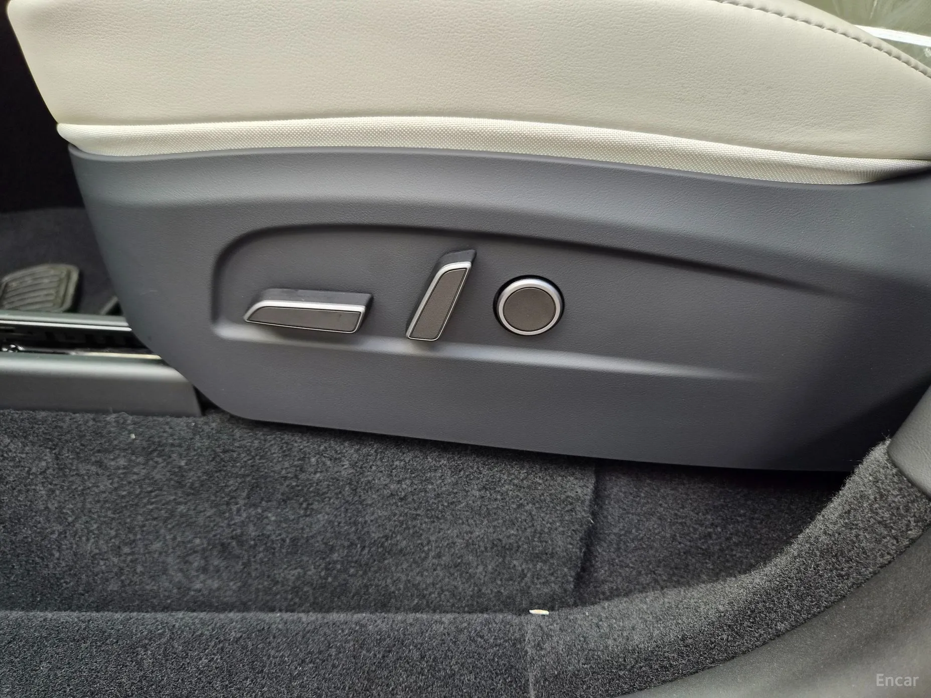 Tesla Model Y превью 15