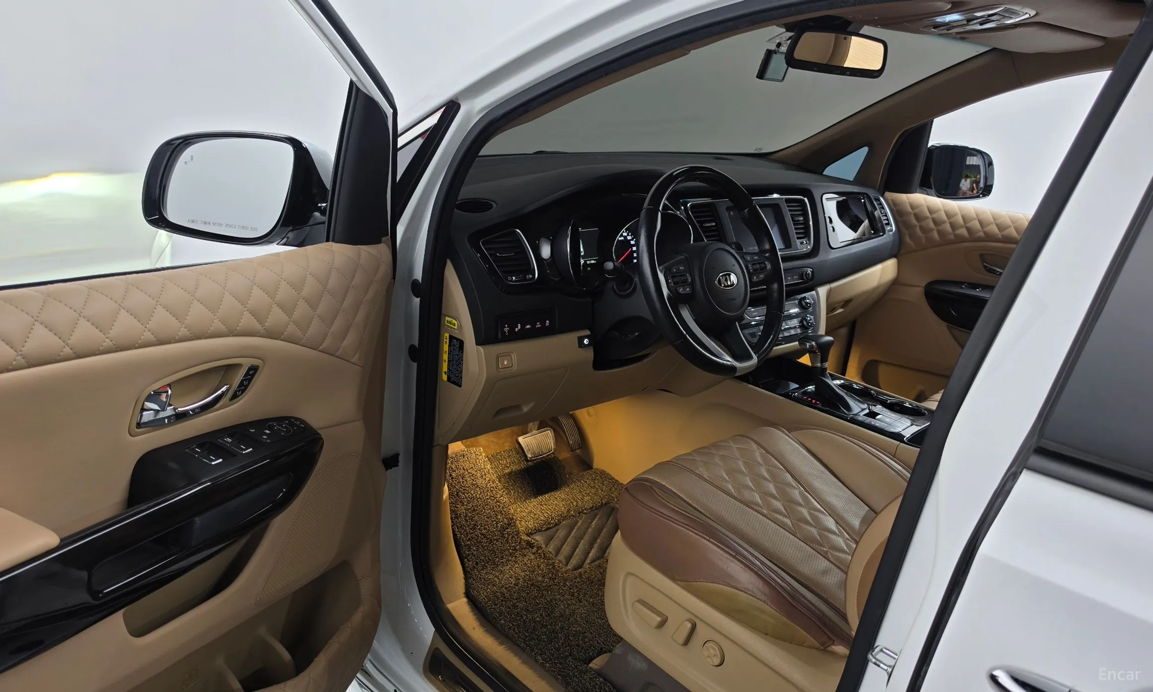 Kia Carnival превью 10