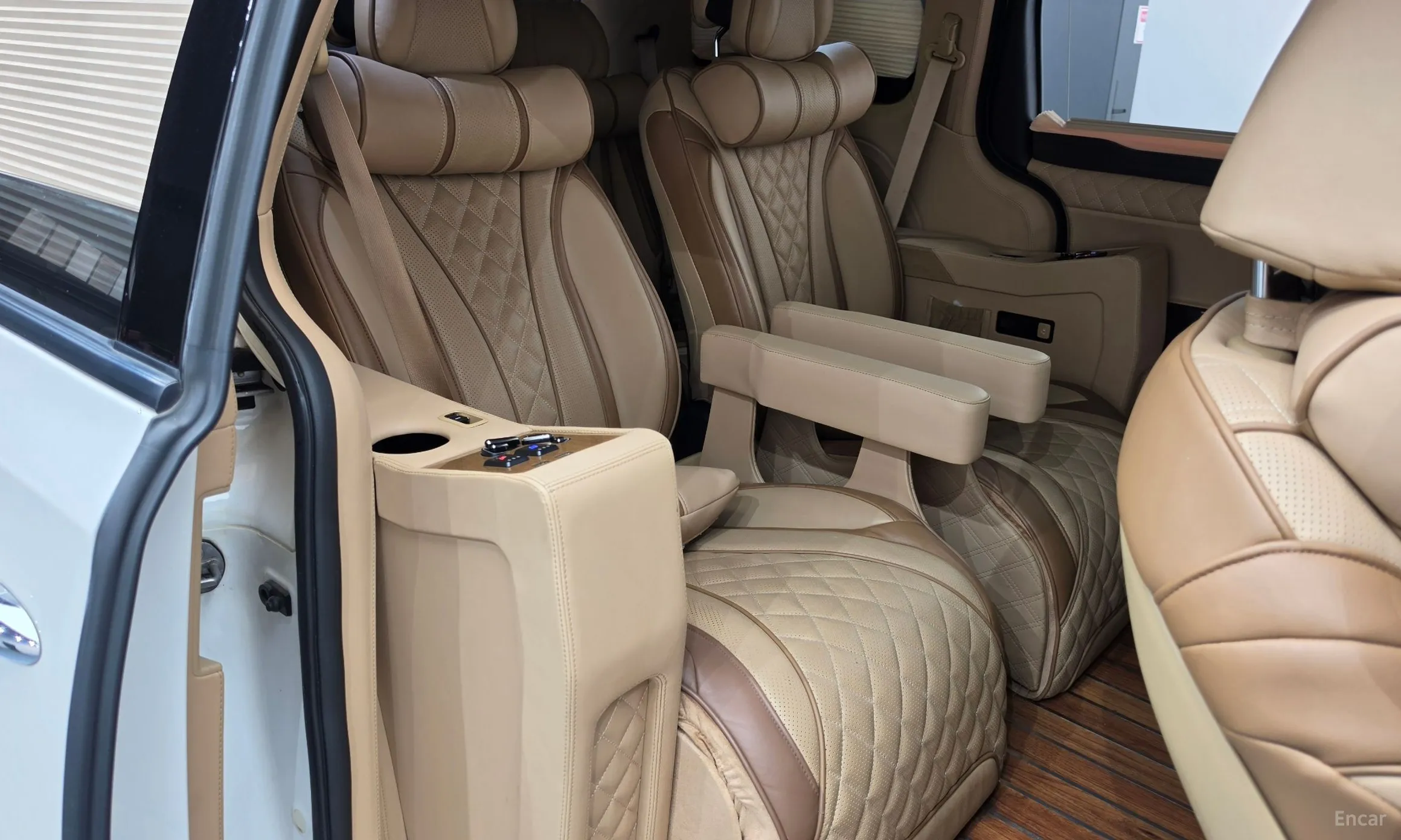 Kia Carnival превью 11
