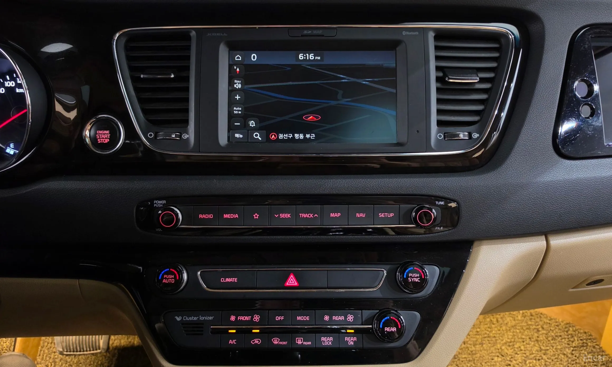 Kia Carnival превью 12