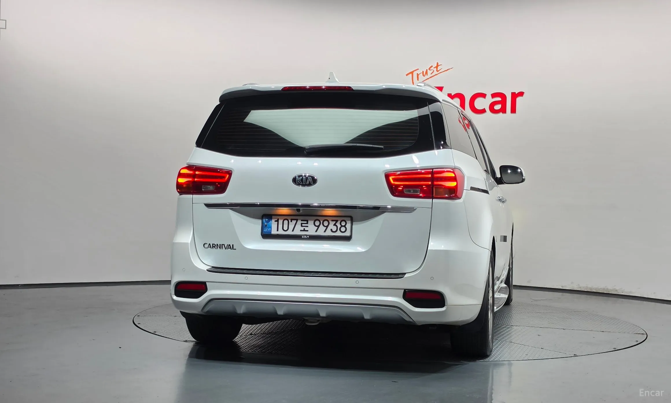 Kia Carnival превью 4