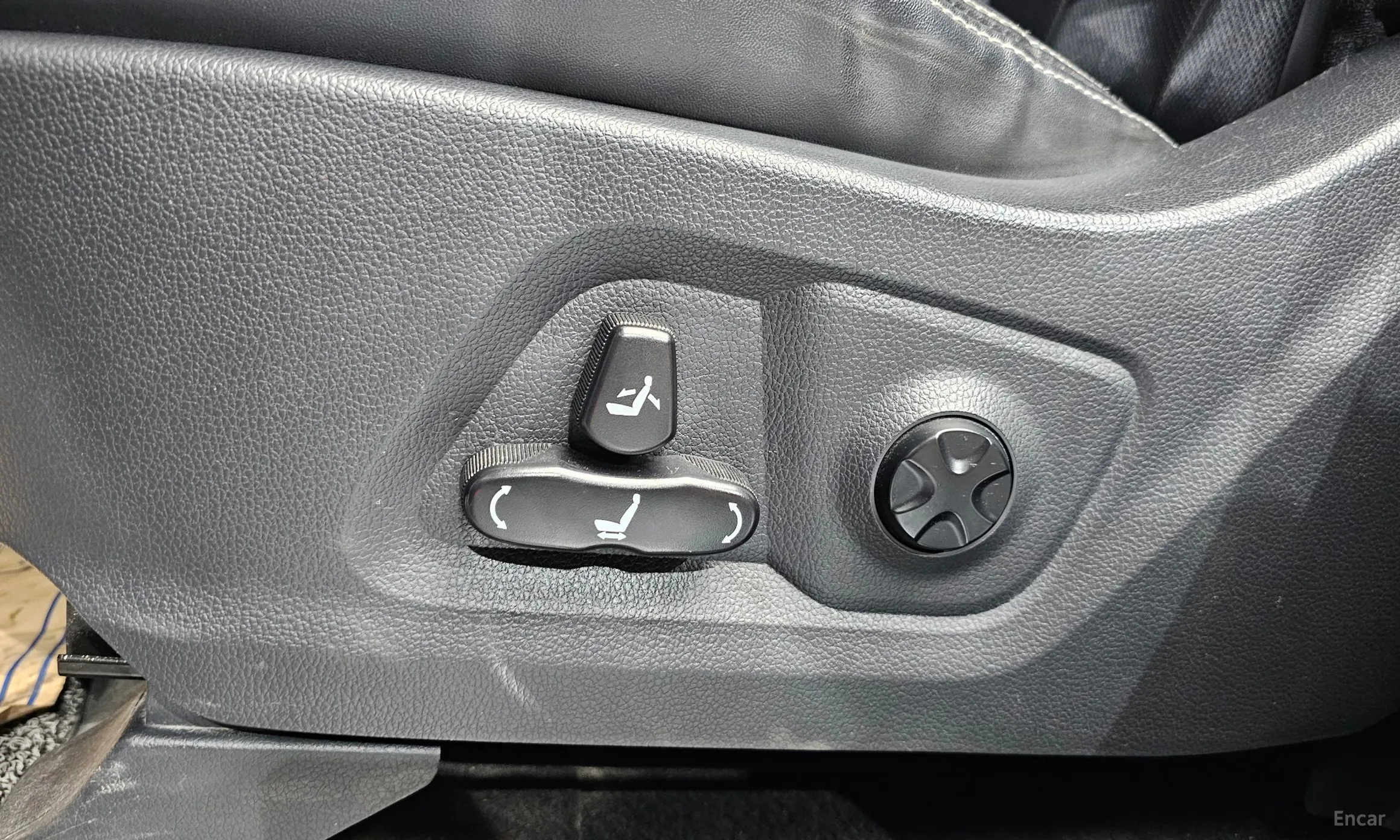 KG Mobility (SsangYong) Rexton Sports превью 18