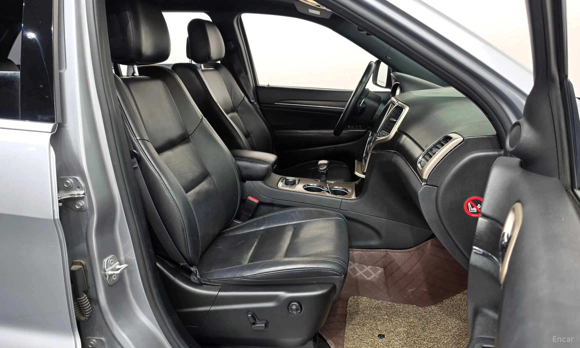 Jeep Grand Cherokee превью 11