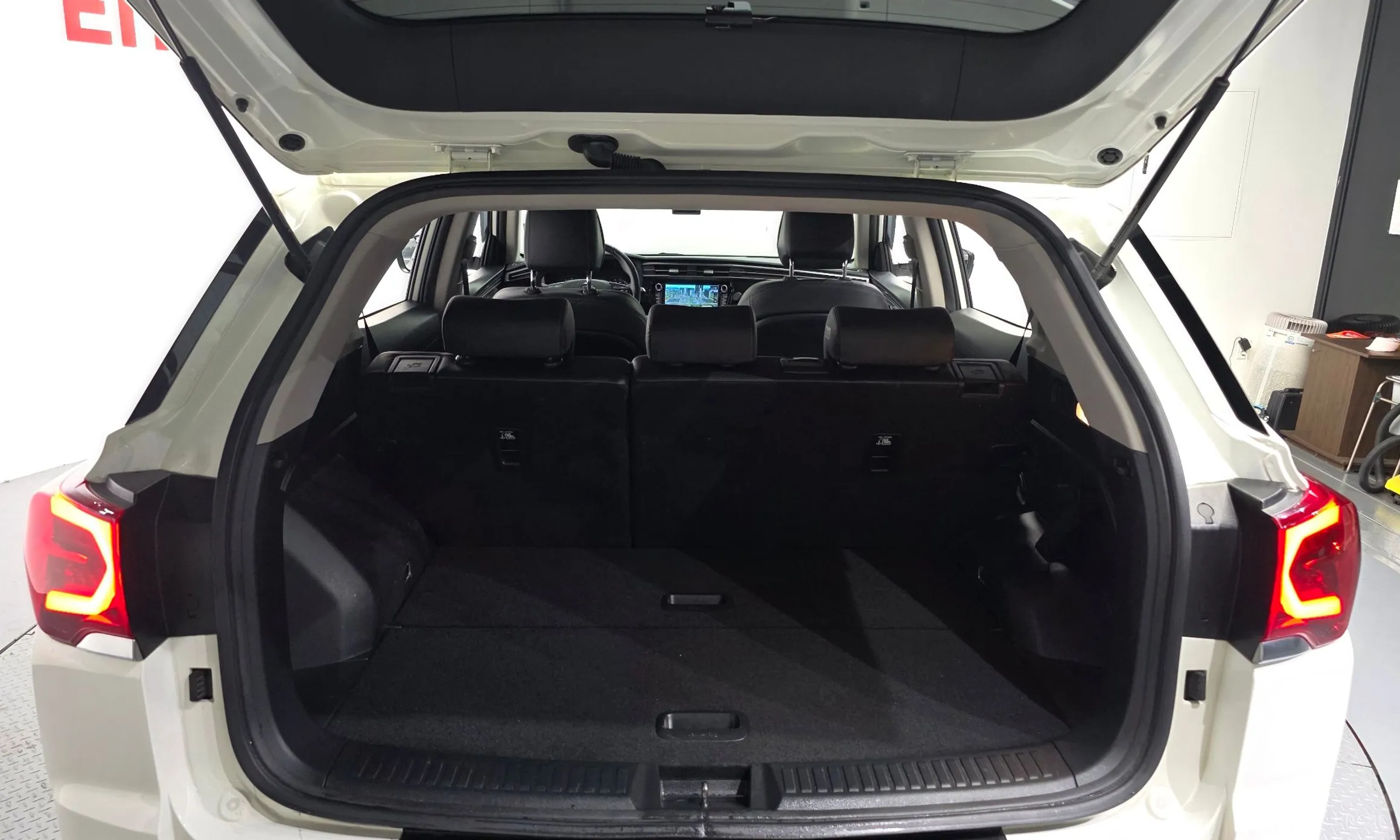 KG Mobility (SsangYong) Beautiful Korando превью 20