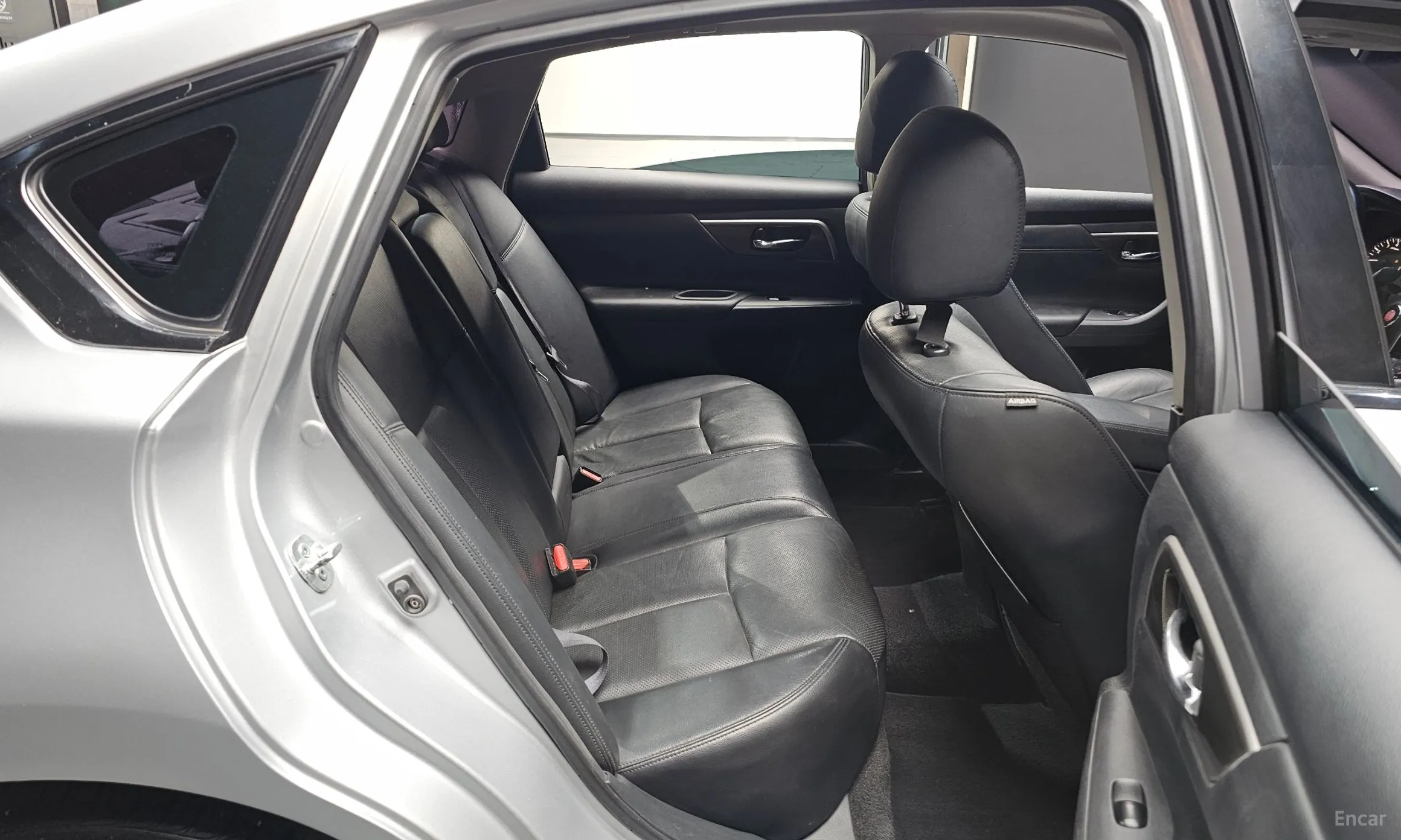 Nissan Altima превью 11