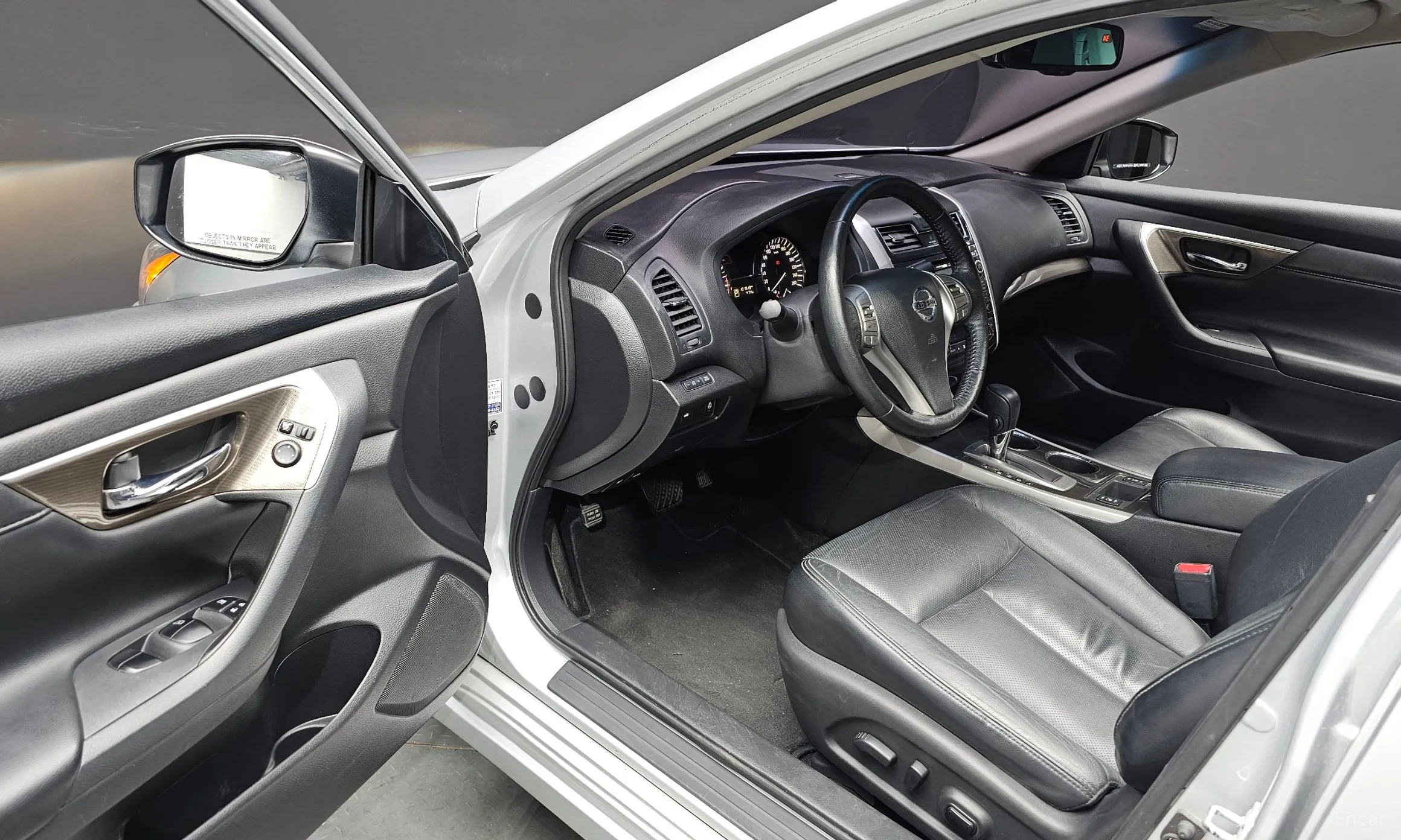 Nissan Altima превью 12